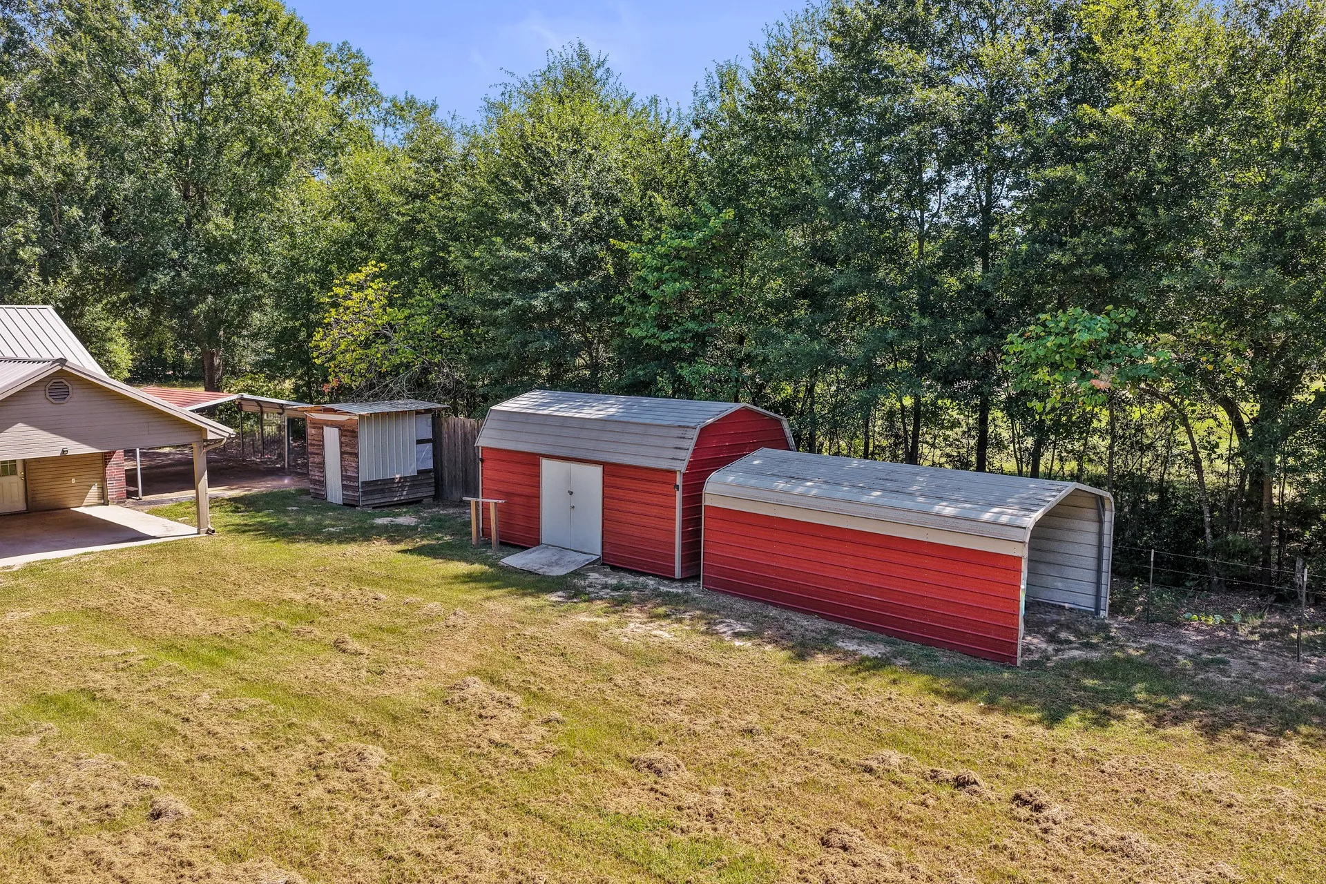 Single Family Residence For Sale in Titus County , 522 CR 4245, Mt Pleasant, Texas 75455, 3 Bedroom, 2 Bathroom, Garage spaces, 1,856 Sqft, built in 2007, mls#21362817, Real Estate Agent in Mt Pleasant, Homes For Sale in Titus county, Homes For Sale in Mt Pleasant, Realtor in Mt Pleasant Texas, Real Estate Brokerage Independent Realty Texas, Luminita Cordes Realtor