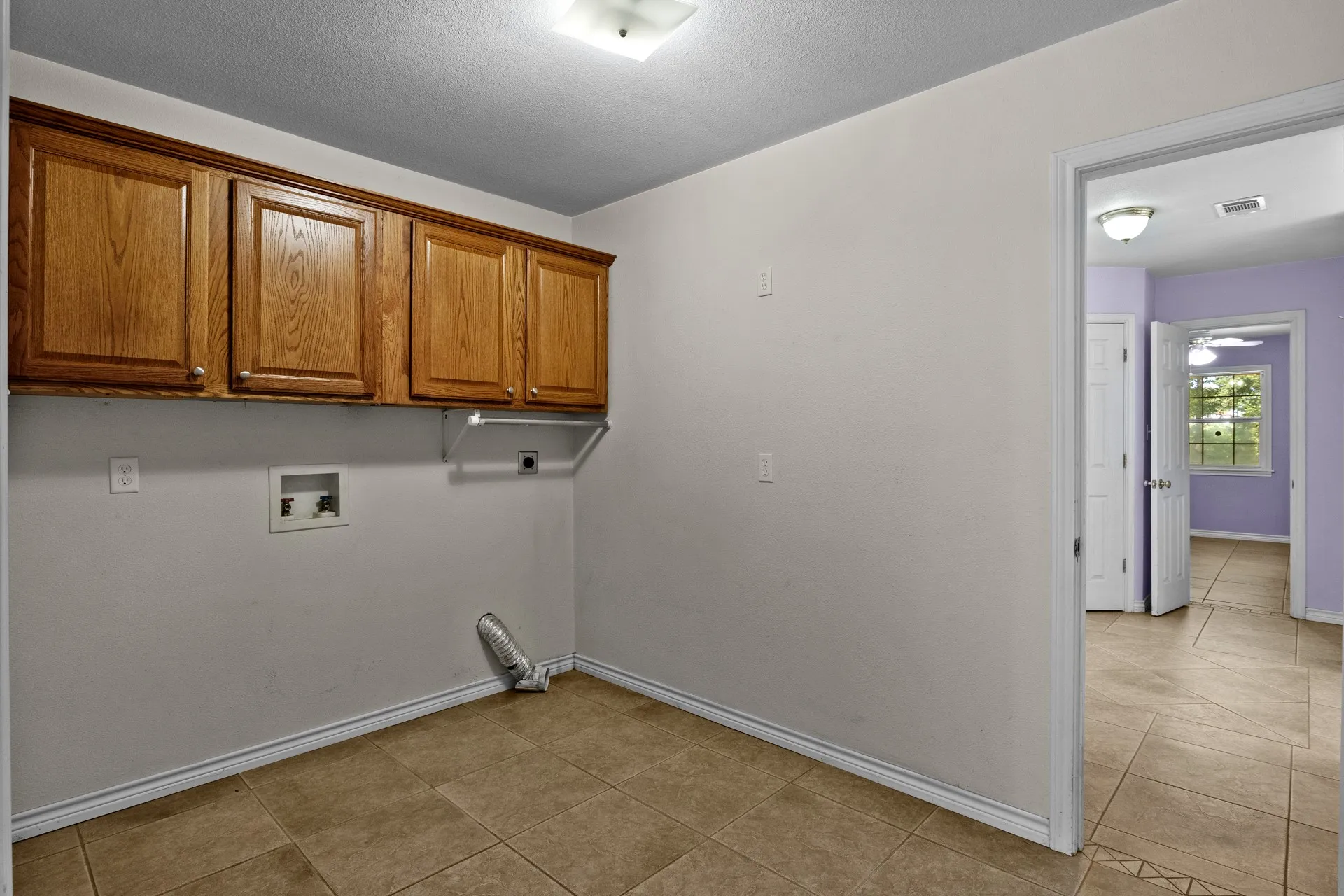 Single Family Residence For Sale in Titus County , 522 CR 4245, Mt Pleasant, Texas 75455, 3 Bedroom, 2 Bathroom, Garage spaces, 1,856 Sqft, built in 2007, mls#21362817, Real Estate Agent in Mt Pleasant, Homes For Sale in Titus county, Homes For Sale in Mt Pleasant, Realtor in Mt Pleasant Texas, Real Estate Brokerage Independent Realty Texas, Luminita Cordes Realtor