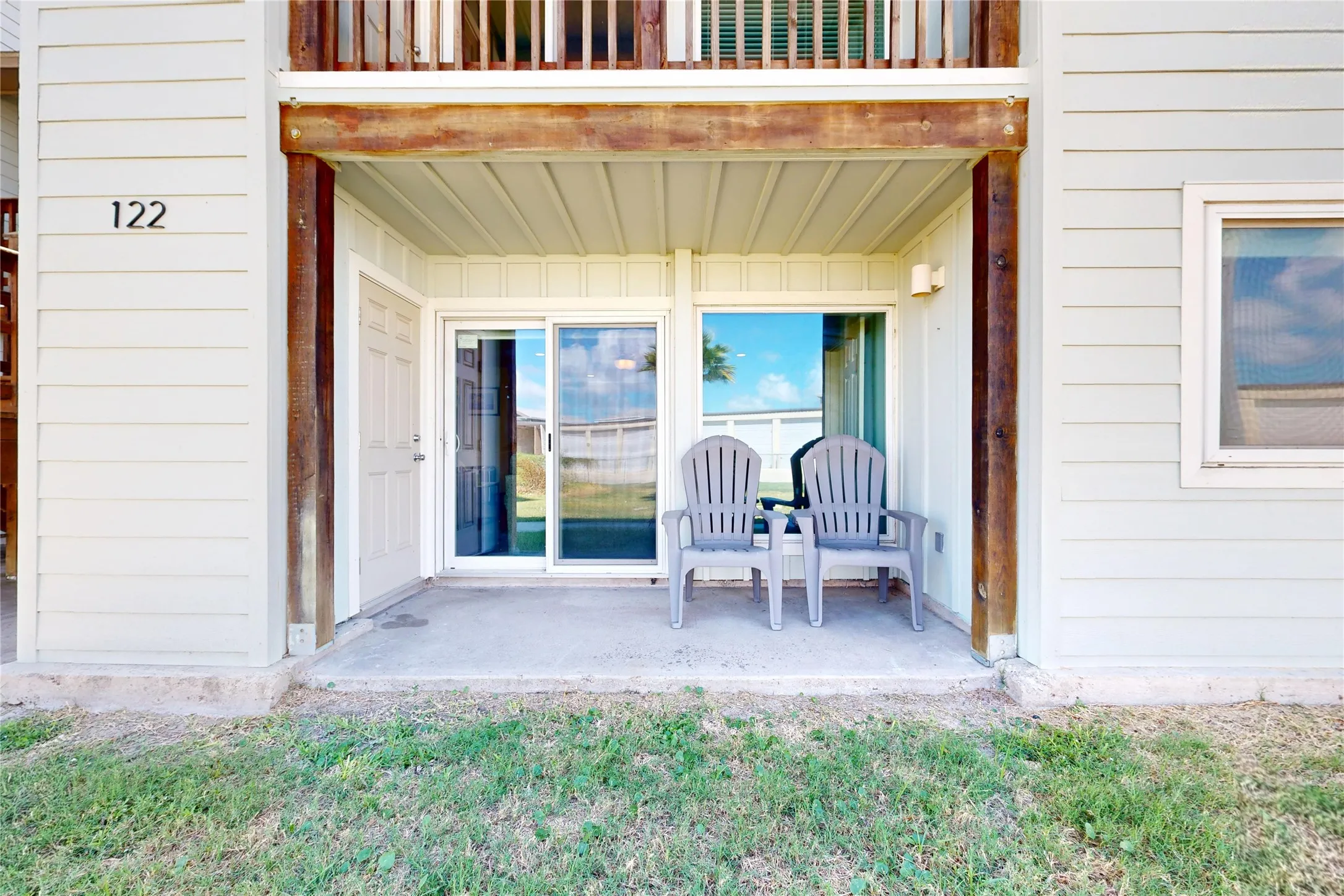Condominium For Sale in Nueces County , 230 Cut Off Road 122, Port Aransas, Texas 78373, 2 Bedroom, 1 Bathroom, Garage spaces, 939 Sqft, built in 1983, Price $265,000, mls#21360370, Real Estate Agent in Port Aransas, Homes For Sale in Nueces county, Homes For Sale in Port Aransas, Realtor in Port Aransas Texas, Real Estate Brokerage Independent Realty Texas, Luminita Cordes Realtor