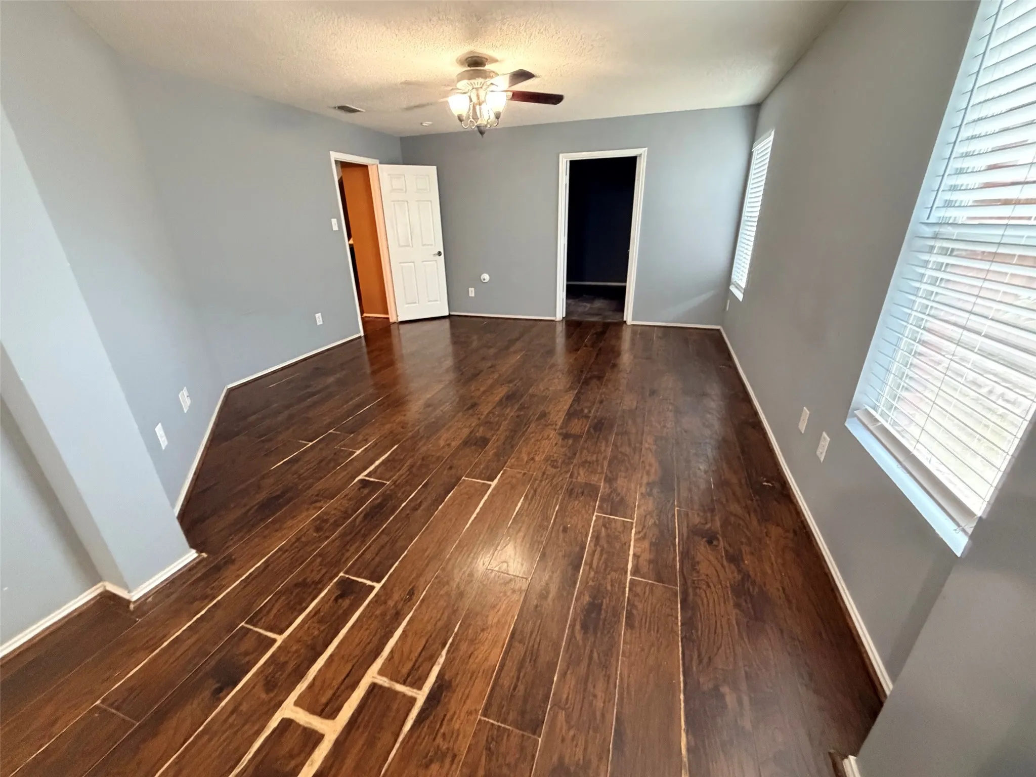 Single Family Residence For Sale in Collin County , 3801 Quail View Drive, Mc Kinney, Texas 75071, 5 Bedroom, 4 Bathroom, 2 Garage spaces, 3,770 Sqft, built in 2002, Price $355,000, mls#21363158, Real Estate Agent in Mc Kinney, Homes For Sale in Collin county, Homes For Sale in Mc Kinney, Realtor in Mc Kinney Texas, Real Estate Brokerage Independent Realty Texas, Luminita Cordes Realtor