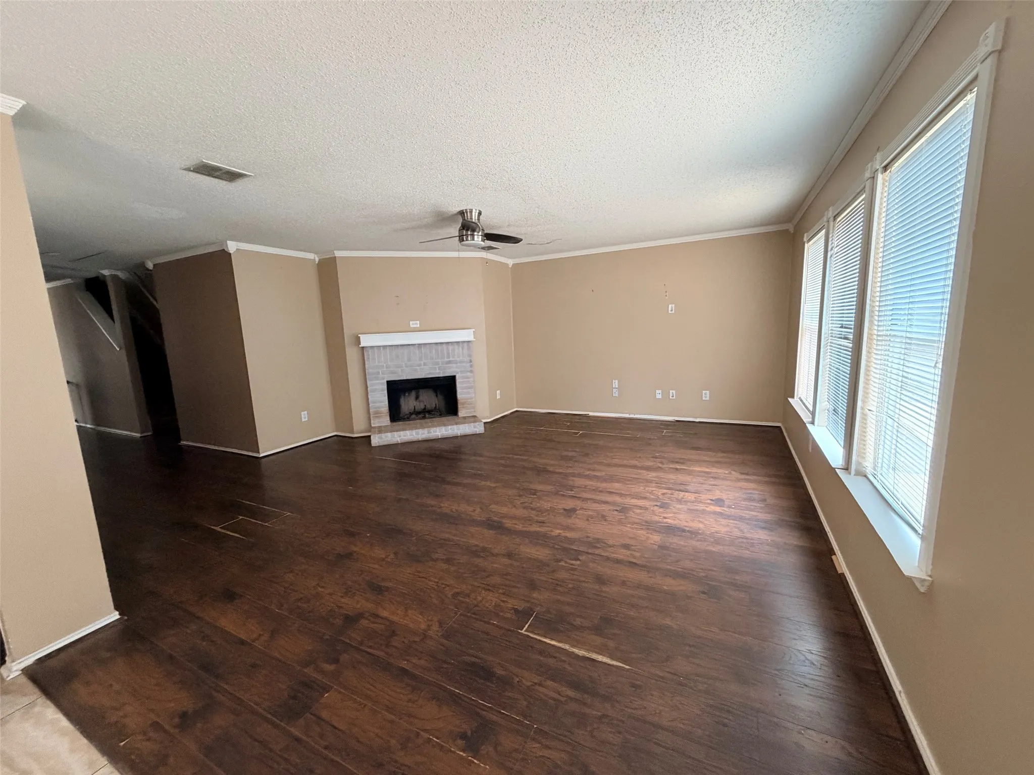 Single Family Residence For Sale in Collin County , 3801 Quail View Drive, Mc Kinney, Texas 75071, 5 Bedroom, 4 Bathroom, 2 Garage spaces, 3,770 Sqft, built in 2002, Price $355,000, mls#21363158, Real Estate Agent in Mc Kinney, Homes For Sale in Collin county, Homes For Sale in Mc Kinney, Realtor in Mc Kinney Texas, Real Estate Brokerage Independent Realty Texas, Luminita Cordes Realtor