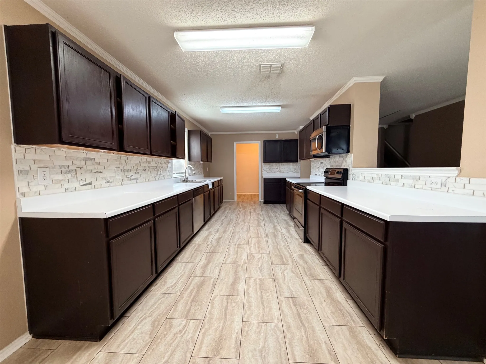 Single Family Residence For Sale in Collin County , 3801 Quail View Drive, Mc Kinney, Texas 75071, 5 Bedroom, 4 Bathroom, 2 Garage spaces, 3,770 Sqft, built in 2002, Price $355,000, mls#21363158, Real Estate Agent in Mc Kinney, Homes For Sale in Collin county, Homes For Sale in Mc Kinney, Realtor in Mc Kinney Texas, Real Estate Brokerage Independent Realty Texas, Luminita Cordes Realtor