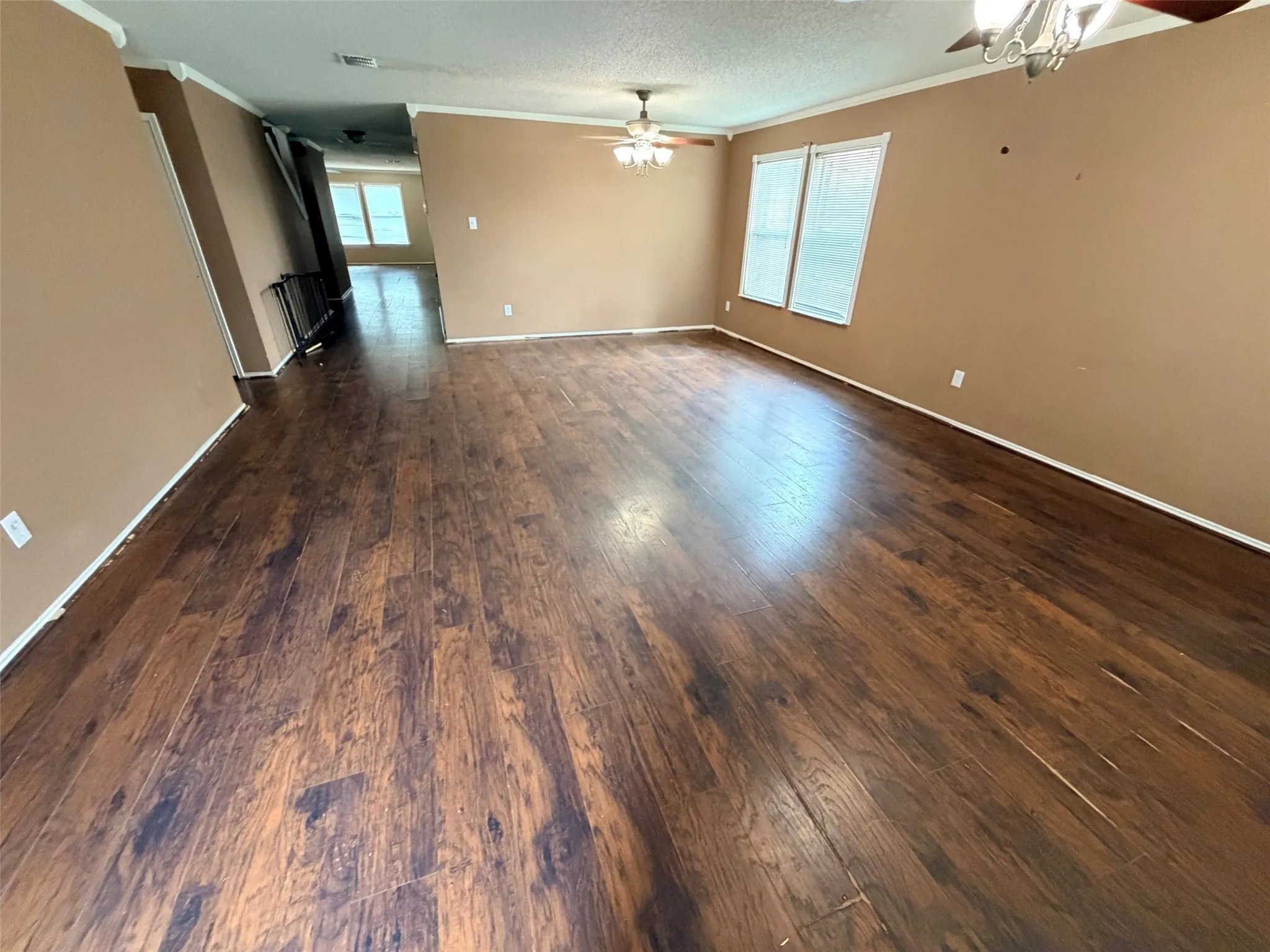 Single Family Residence For Sale in Collin County , 3801 Quail View Drive, Mc Kinney, Texas 75071, 5 Bedroom, 4 Bathroom, 2 Garage spaces, 3,770 Sqft, built in 2002, Price $355,000, mls#21363158, Real Estate Agent in Mc Kinney, Homes For Sale in Collin county, Homes For Sale in Mc Kinney, Realtor in Mc Kinney Texas, Real Estate Brokerage Independent Realty Texas, Luminita Cordes Realtor
