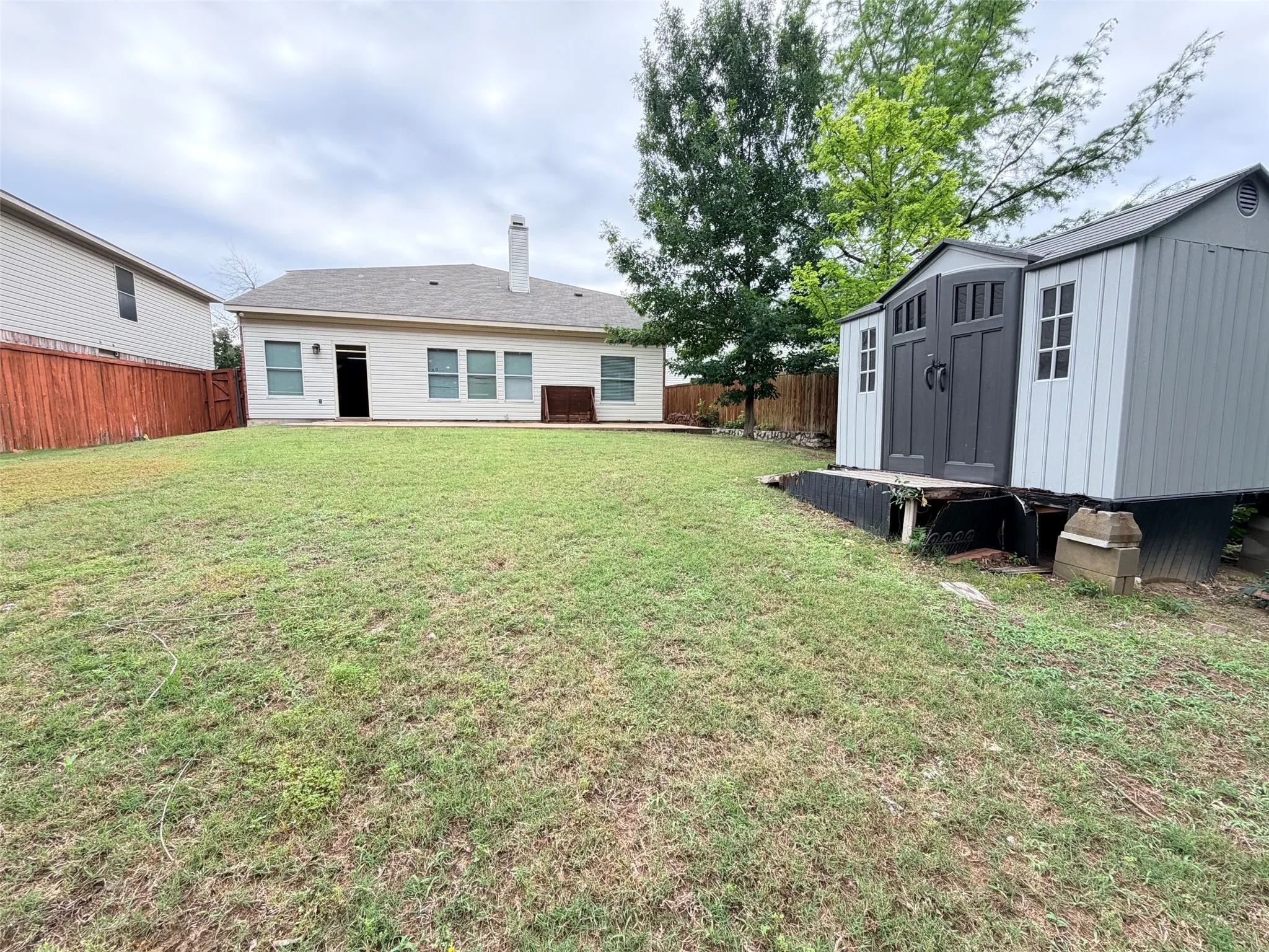 Single Family Residence For Sale in Collin County , 3801 Quail View Drive, Mc Kinney, Texas 75071, 5 Bedroom, 4 Bathroom, 2 Garage spaces, 3,770 Sqft, built in 2002, Price $355,000, mls#21363158, Real Estate Agent in Mc Kinney, Homes For Sale in Collin county, Homes For Sale in Mc Kinney, Realtor in Mc Kinney Texas, Real Estate Brokerage Independent Realty Texas, Luminita Cordes Realtor