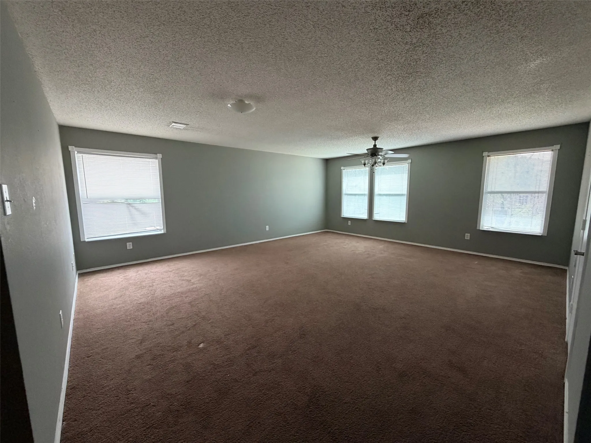 Single Family Residence For Sale in Collin County , 3801 Quail View Drive, Mc Kinney, Texas 75071, 5 Bedroom, 4 Bathroom, 2 Garage spaces, 3,770 Sqft, built in 2002, Price $355,000, mls#21363158, Real Estate Agent in Mc Kinney, Homes For Sale in Collin county, Homes For Sale in Mc Kinney, Realtor in Mc Kinney Texas, Real Estate Brokerage Independent Realty Texas, Luminita Cordes Realtor