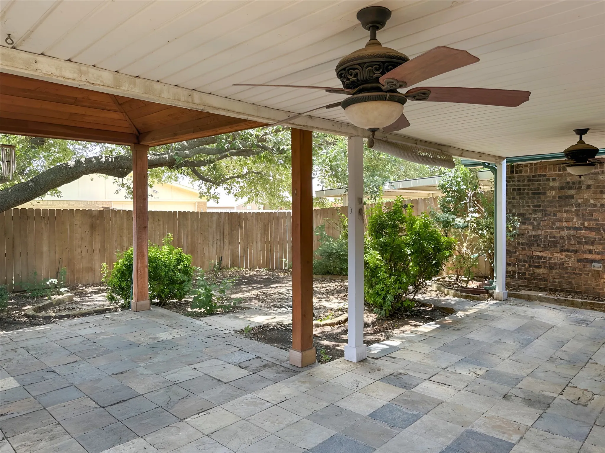 Single Family Residence For Sale in Denton County , 5229 Pruitt Drive, The Colony, Texas 75056, 3 Bedroom, 2 Bathroom, 2 Garage spaces, 1,881 Sqft, built in 1983, mls#21335484, Real Estate Agent in The Colony, Homes For Sale in Denton county, Homes For Sale in The Colony, Realtor in The Colony Texas, Real Estate Brokerage Independent Realty Texas, Luminita Cordes Realtor