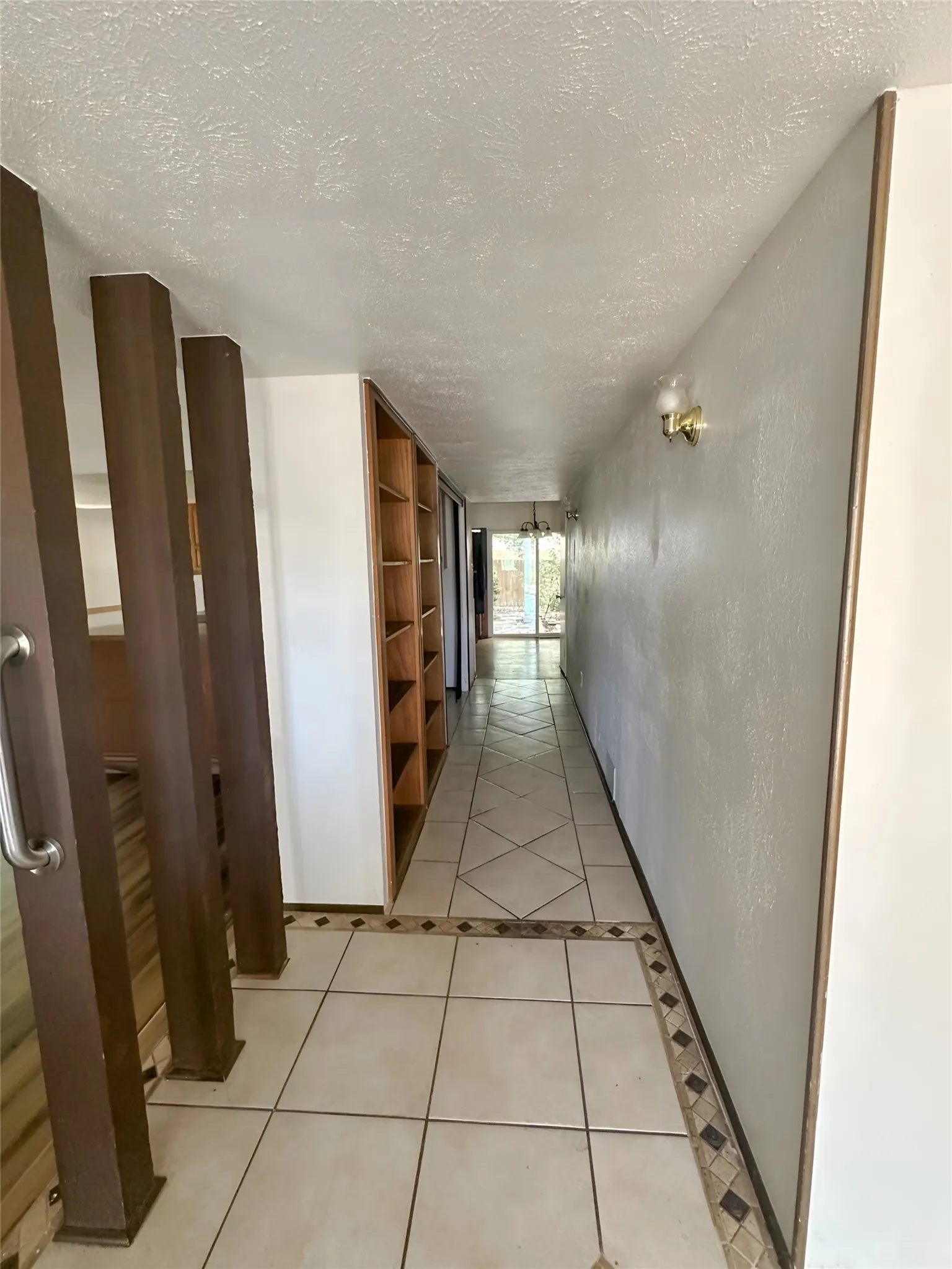 Single Family Residence For Sale in Denton County , 5229 Pruitt Drive, The Colony, Texas 75056, 3 Bedroom, 2 Bathroom, 2 Garage spaces, 1,881 Sqft, built in 1983, mls#21335484, Real Estate Agent in The Colony, Homes For Sale in Denton county, Homes For Sale in The Colony, Realtor in The Colony Texas, Real Estate Brokerage Independent Realty Texas, Luminita Cordes Realtor