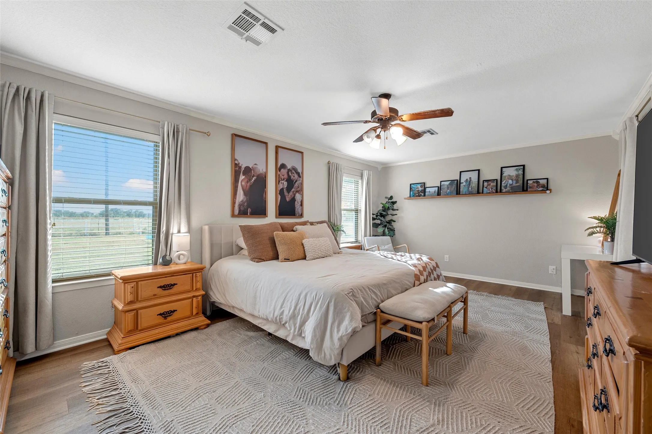 Single Family Residence For Sale in Mc Lennan County , 140 Angle Lane, Waco, Texas 76705, 3 Bedroom, 2 Bathroom, 2 Garage spaces, 1,984 Sqft, built in 1981, mls#21362495, Real Estate Agent in Waco, Homes For Sale in Mc Lennan county, Homes For Sale in Waco, Realtor in Waco Texas, Real Estate Brokerage Independent Realty Texas, Luminita Cordes Realtor