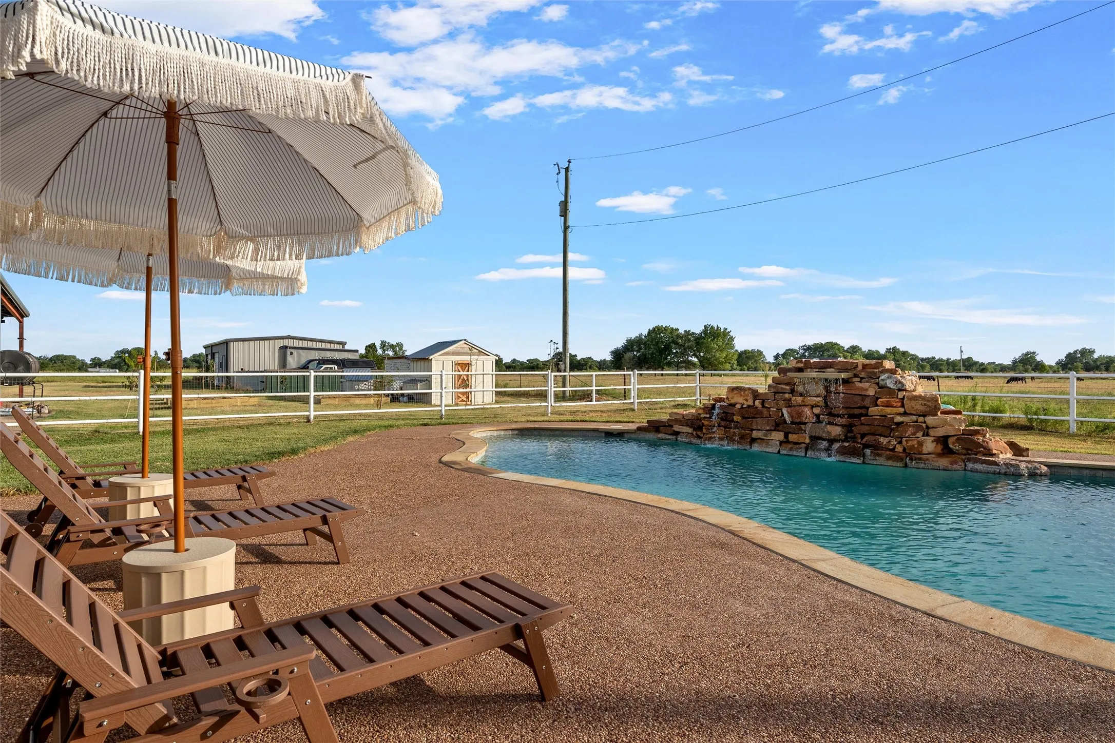 Single Family Residence For Sale in Mc Lennan County , 140 Angle Lane, Waco, Texas 76705, 3 Bedroom, 2 Bathroom, 2 Garage spaces, 1,984 Sqft, built in 1981, mls#21362495, Real Estate Agent in Waco, Homes For Sale in Mc Lennan county, Homes For Sale in Waco, Realtor in Waco Texas, Real Estate Brokerage Independent Realty Texas, Luminita Cordes Realtor