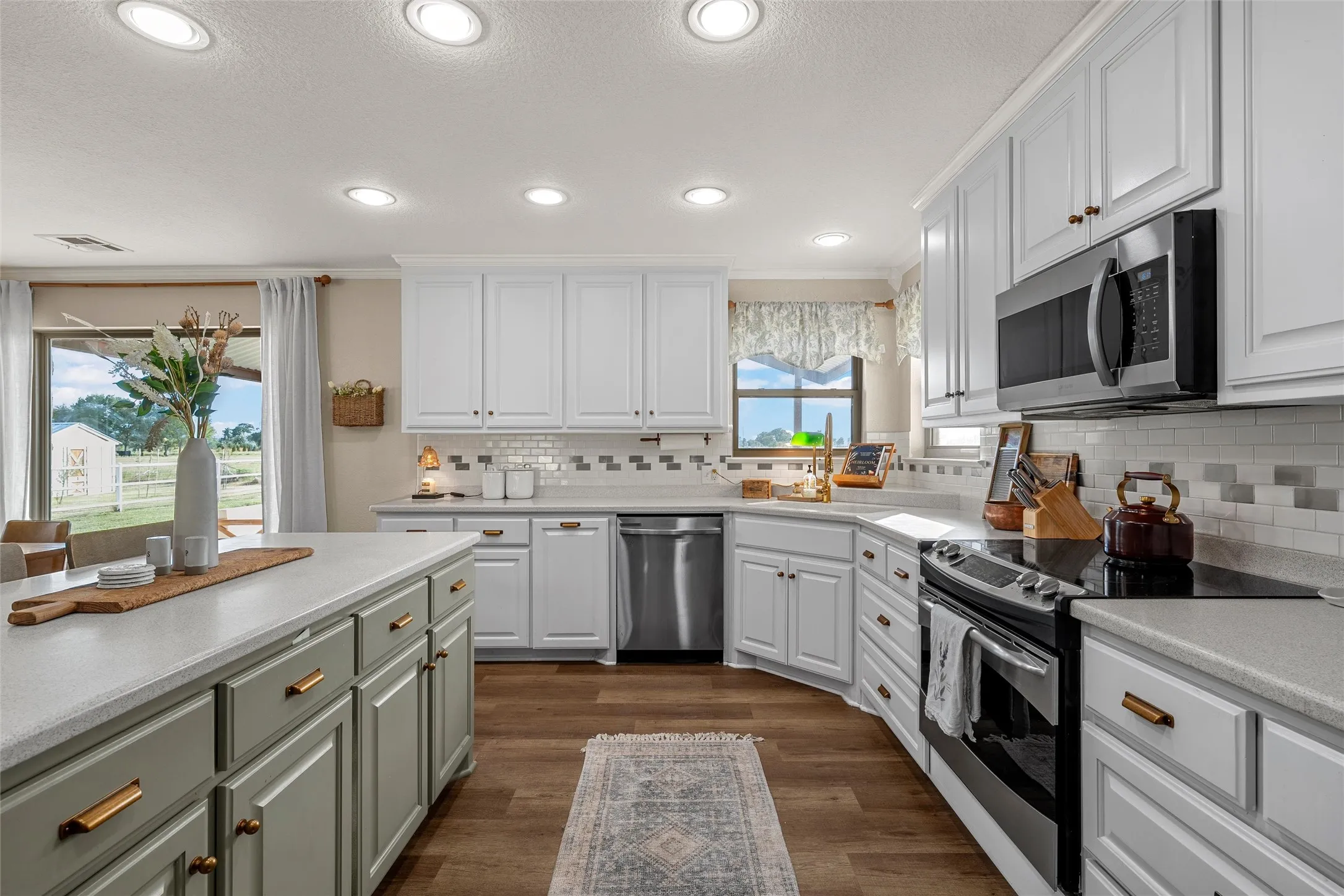 Single Family Residence For Sale in Mc Lennan County , 140 Angle Lane, Waco, Texas 76705, 3 Bedroom, 2 Bathroom, 2 Garage spaces, 1,984 Sqft, built in 1981, mls#21362495, Real Estate Agent in Waco, Homes For Sale in Mc Lennan county, Homes For Sale in Waco, Realtor in Waco Texas, Real Estate Brokerage Independent Realty Texas, Luminita Cordes Realtor