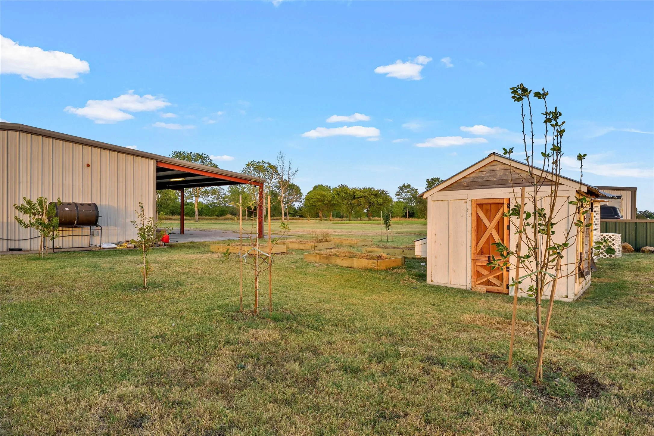 Single Family Residence For Sale in Mc Lennan County , 140 Angle Lane, Waco, Texas 76705, 3 Bedroom, 2 Bathroom, 2 Garage spaces, 1,984 Sqft, built in 1981, mls#21362495, Real Estate Agent in Waco, Homes For Sale in Mc Lennan county, Homes For Sale in Waco, Realtor in Waco Texas, Real Estate Brokerage Independent Realty Texas, Luminita Cordes Realtor