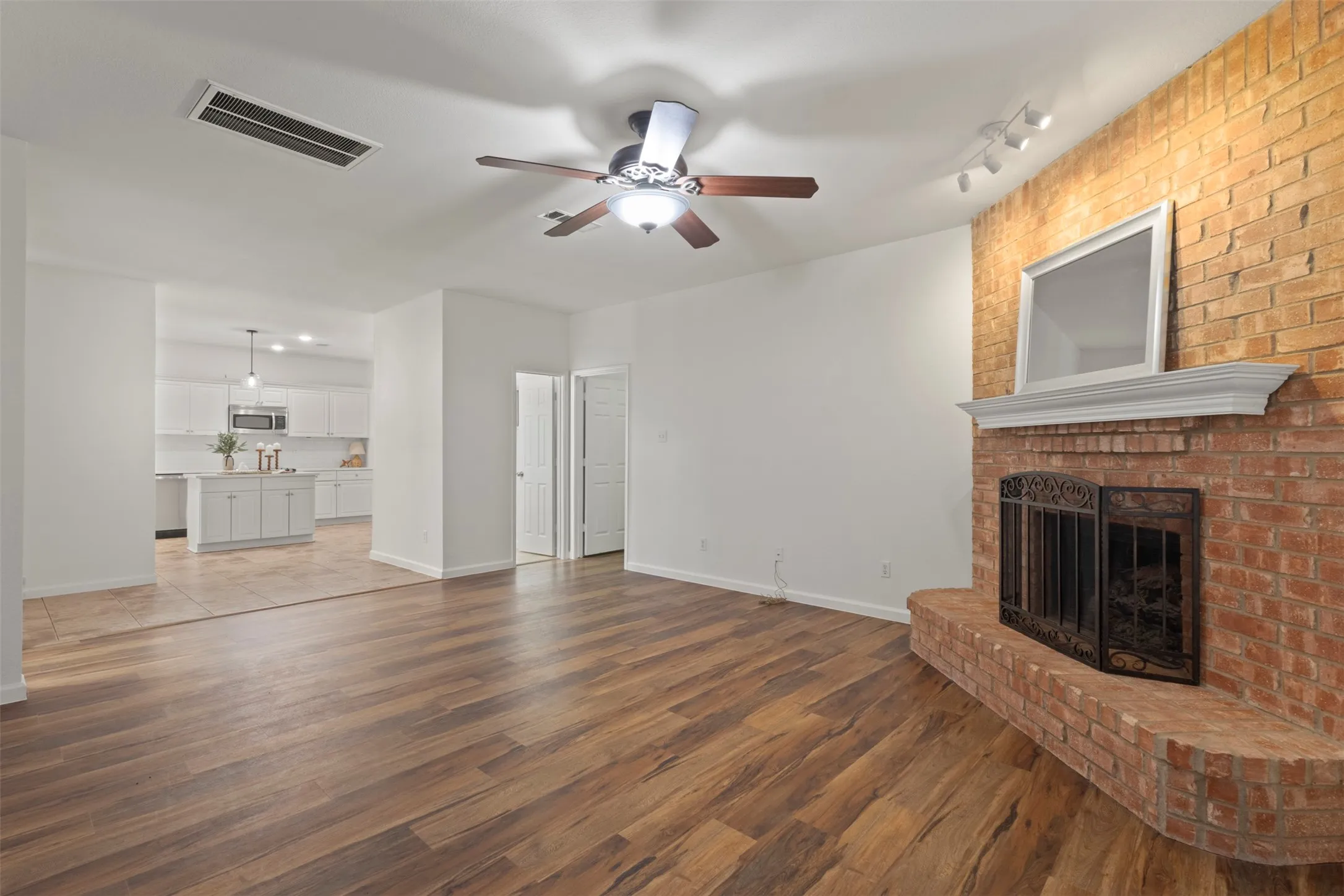 Single Family Residence For Sale in Collin County , 730 Fairlawn Street, Allen, Texas 75002, 4 Bedroom, 3 Bathroom, 2 Garage spaces, 2,915 Sqft, built in 1995, mls#21360056, Real Estate Agent in Allen, Homes For Sale in Collin county, Homes For Sale in Allen, Realtor in Allen Texas, Real Estate Brokerage Independent Realty Texas, Luminita Cordes Realtor