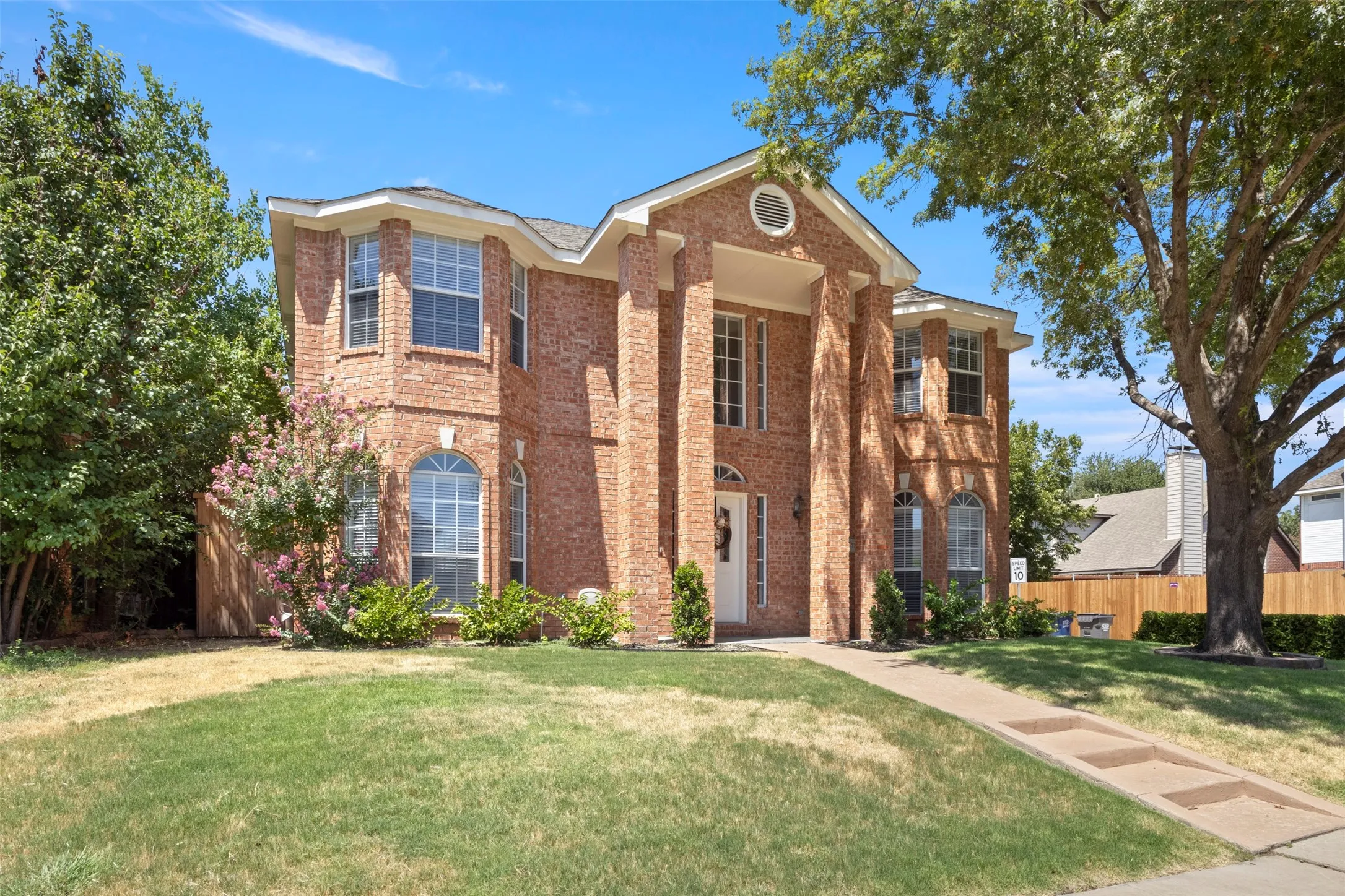 Single Family Residence For Sale in Collin County , 730 Fairlawn Street, Allen, Texas 75002, 4 Bedroom, 3 Bathroom, 2 Garage spaces, 2,915 Sqft, built in 1995, mls#21360056, Real Estate Agent in Allen, Homes For Sale in Collin county, Homes For Sale in Allen, Realtor in Allen Texas, Real Estate Brokerage Independent Realty Texas, Luminita Cordes Realtor
