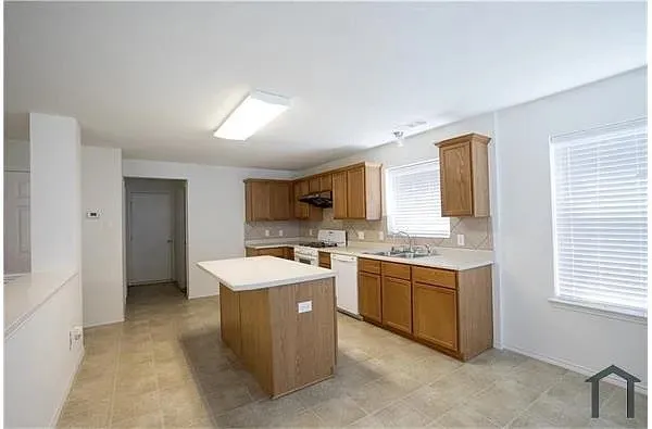 Single Family Residence For Rent in Collin County , 10620 Colfax Drive, Mc Kinney, Texas 75072, 3 Bedroom, 3 Bathroom, 2 Garage spaces, 2,475 Sqft, built in 2006, mls#21363182, Real Estate Agent in Mc Kinney, Homes For Rent in Collin county, Homes For Rent in Mc Kinney, Realtor in Mc Kinney Texas, Real Estate Brokerage Independent Realty Texas, Luminita Cordes Realtor