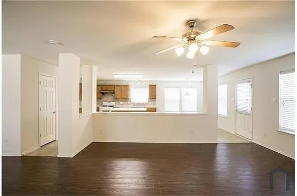 Single Family Residence For Rent in Collin County , 10620 Colfax Drive, Mc Kinney, Texas 75072, 3 Bedroom, 3 Bathroom, 2 Garage spaces, 2,475 Sqft, built in 2006, mls#21363182, Real Estate Agent in Mc Kinney, Homes For Rent in Collin county, Homes For Rent in Mc Kinney, Realtor in Mc Kinney Texas, Real Estate Brokerage Independent Realty Texas, Luminita Cordes Realtor