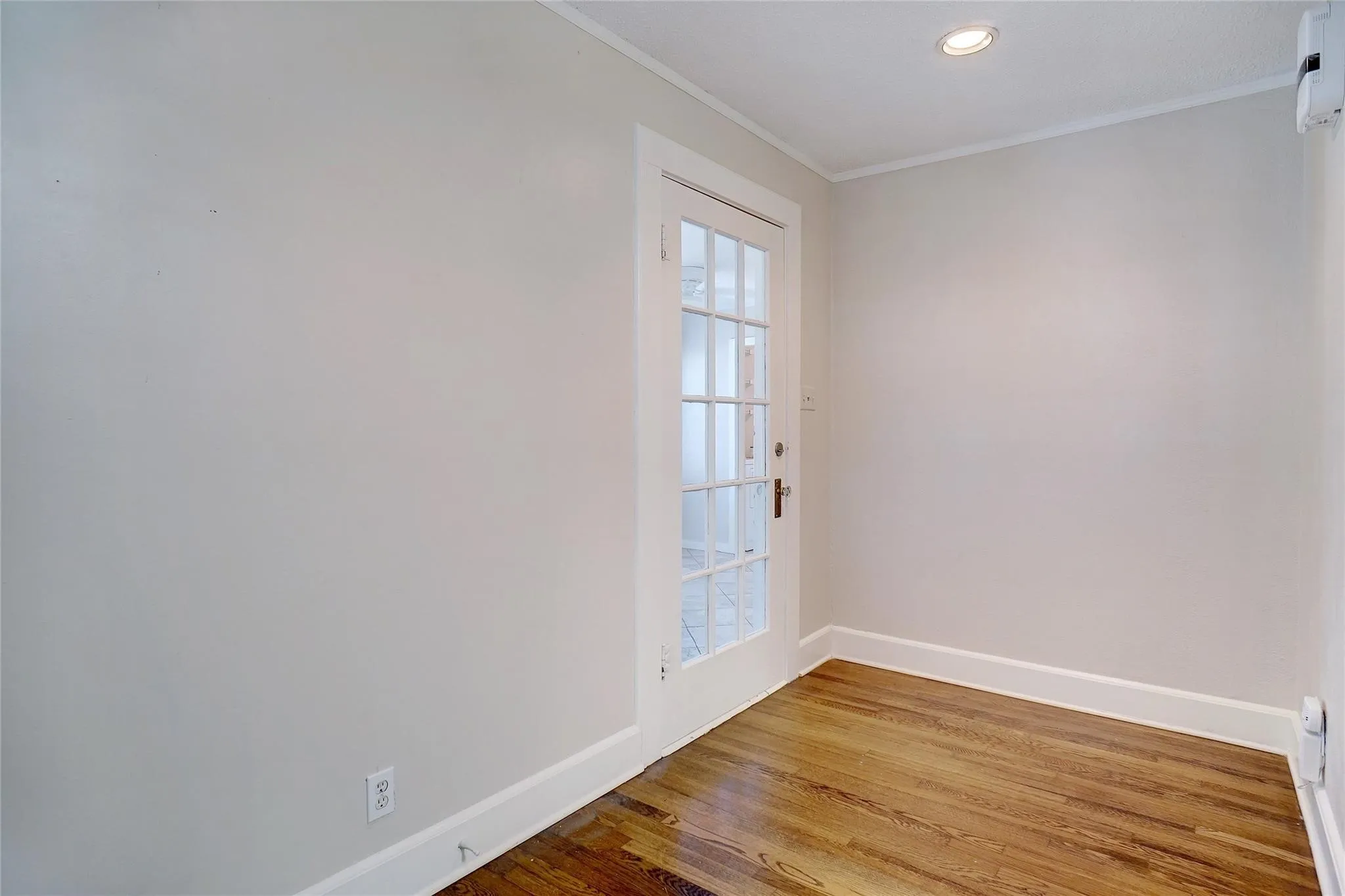 Single Family Residence For Rent in Tarrant County , 3201 Cockrell Avenue, Fort Worth, Texas 76109, 3 Bedroom, 2 Bathroom, 2 Garage spaces, 1,789 Sqft, built in 1928, Price $3,000, mls#21362113, Real Estate Agent in Fort Worth, Homes For Rent in Tarrant county, Homes For Rent in Fort Worth, Realtor in Fort Worth Texas, Real Estate Brokerage Independent Realty Texas, Luminita Cordes Realtor