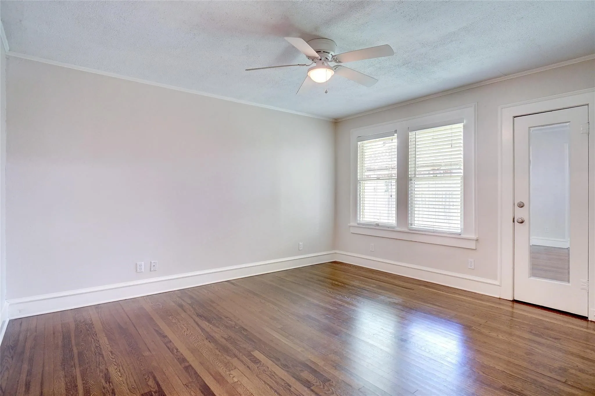 Single Family Residence For Rent in Tarrant County , 3201 Cockrell Avenue, Fort Worth, Texas 76109, 3 Bedroom, 2 Bathroom, 2 Garage spaces, 1,789 Sqft, built in 1928, Price $3,000, mls#21362113, Real Estate Agent in Fort Worth, Homes For Rent in Tarrant county, Homes For Rent in Fort Worth, Realtor in Fort Worth Texas, Real Estate Brokerage Independent Realty Texas, Luminita Cordes Realtor