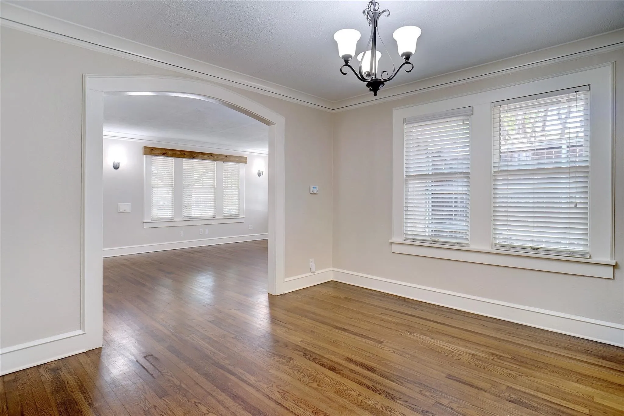 Single Family Residence For Rent in Tarrant County , 3201 Cockrell Avenue, Fort Worth, Texas 76109, 3 Bedroom, 2 Bathroom, 2 Garage spaces, 1,789 Sqft, built in 1928, Price $3,000, mls#21362113, Real Estate Agent in Fort Worth, Homes For Rent in Tarrant county, Homes For Rent in Fort Worth, Realtor in Fort Worth Texas, Real Estate Brokerage Independent Realty Texas, Luminita Cordes Realtor