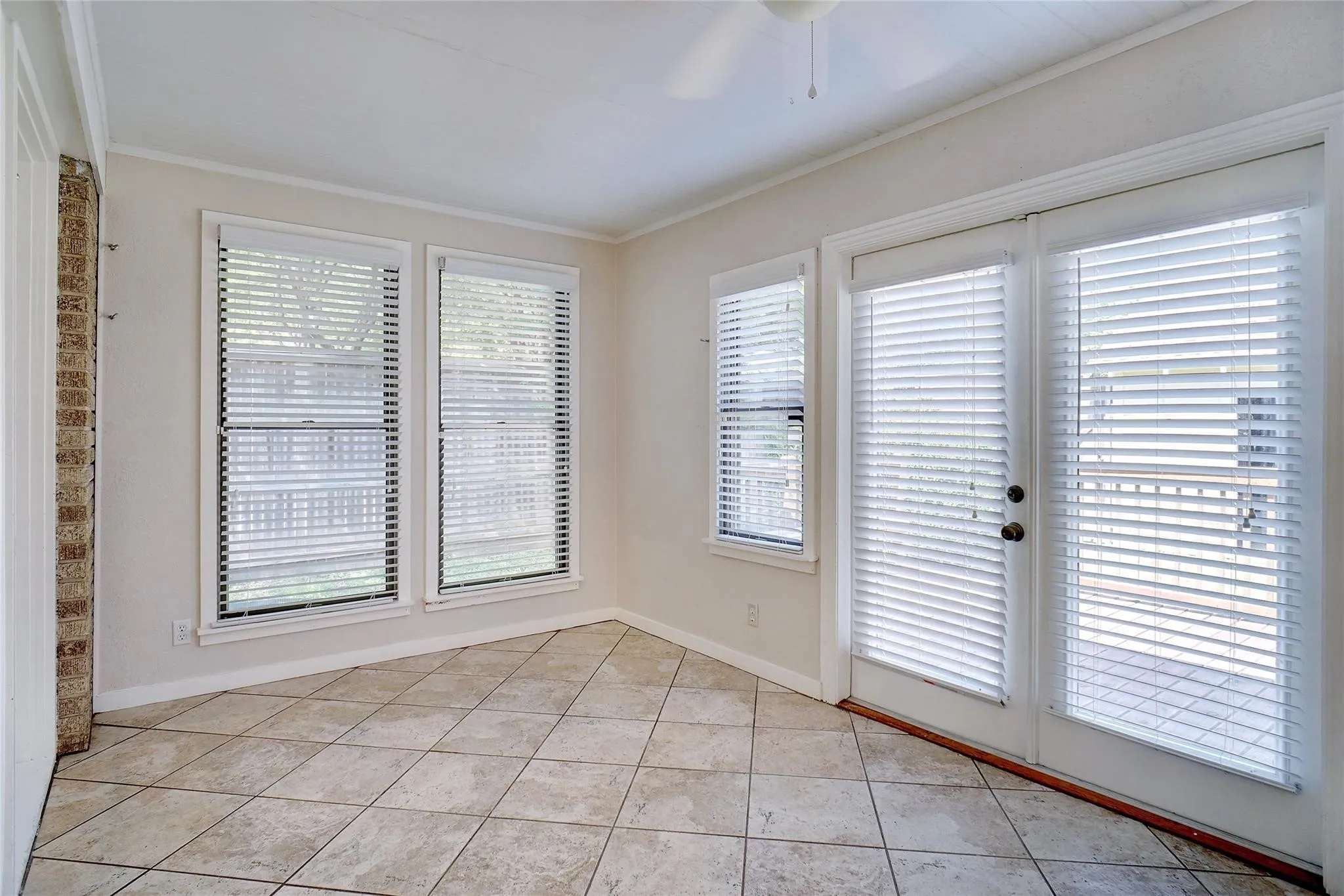 Single Family Residence For Rent in Tarrant County , 3201 Cockrell Avenue, Fort Worth, Texas 76109, 3 Bedroom, 2 Bathroom, 2 Garage spaces, 1,789 Sqft, built in 1928, Price $3,000, mls#21362113, Real Estate Agent in Fort Worth, Homes For Rent in Tarrant county, Homes For Rent in Fort Worth, Realtor in Fort Worth Texas, Real Estate Brokerage Independent Realty Texas, Luminita Cordes Realtor