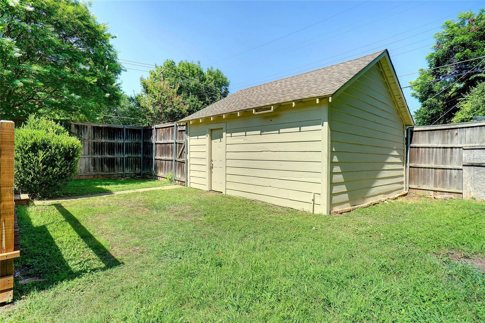 Single Family Residence For Rent in Tarrant County , 3201 Cockrell Avenue, Fort Worth, Texas 76109, 3 Bedroom, 2 Bathroom, 2 Garage spaces, 1,789 Sqft, built in 1928, Price $3,000, mls#21362113, Real Estate Agent in Fort Worth, Homes For Rent in Tarrant county, Homes For Rent in Fort Worth, Realtor in Fort Worth Texas, Real Estate Brokerage Independent Realty Texas, Luminita Cordes Realtor
