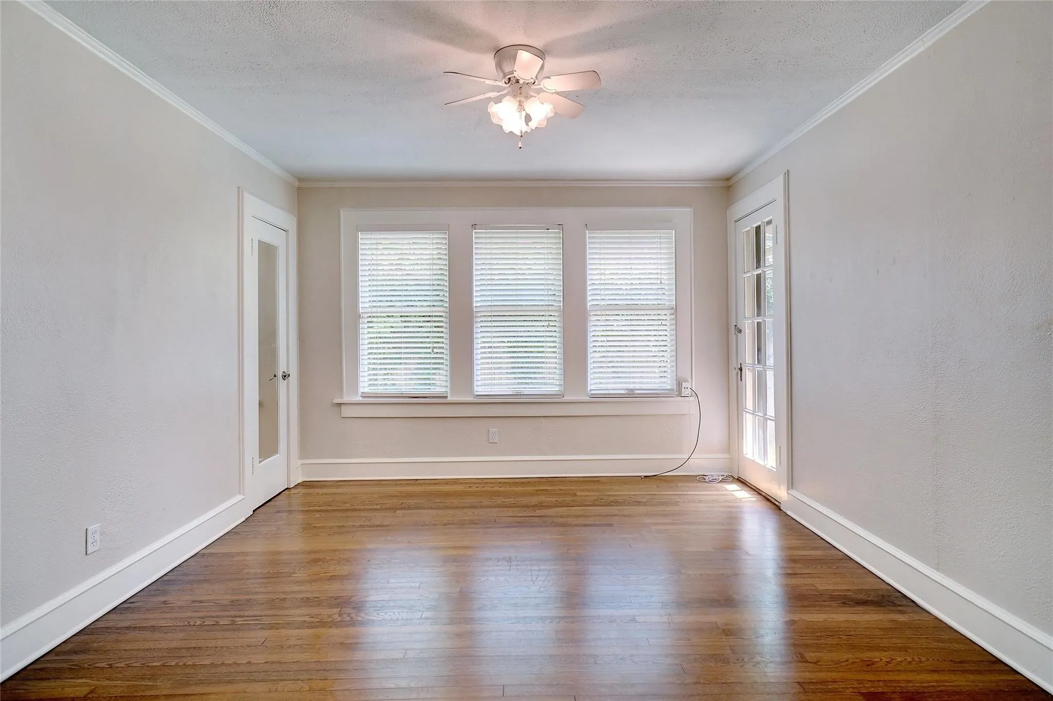 Single Family Residence For Rent in Tarrant County , 3201 Cockrell Avenue, Fort Worth, Texas 76109, 3 Bedroom, 2 Bathroom, 2 Garage spaces, 1,789 Sqft, built in 1928, Price $3,000, mls#21362113, Real Estate Agent in Fort Worth, Homes For Rent in Tarrant county, Homes For Rent in Fort Worth, Realtor in Fort Worth Texas, Real Estate Brokerage Independent Realty Texas, Luminita Cordes Realtor