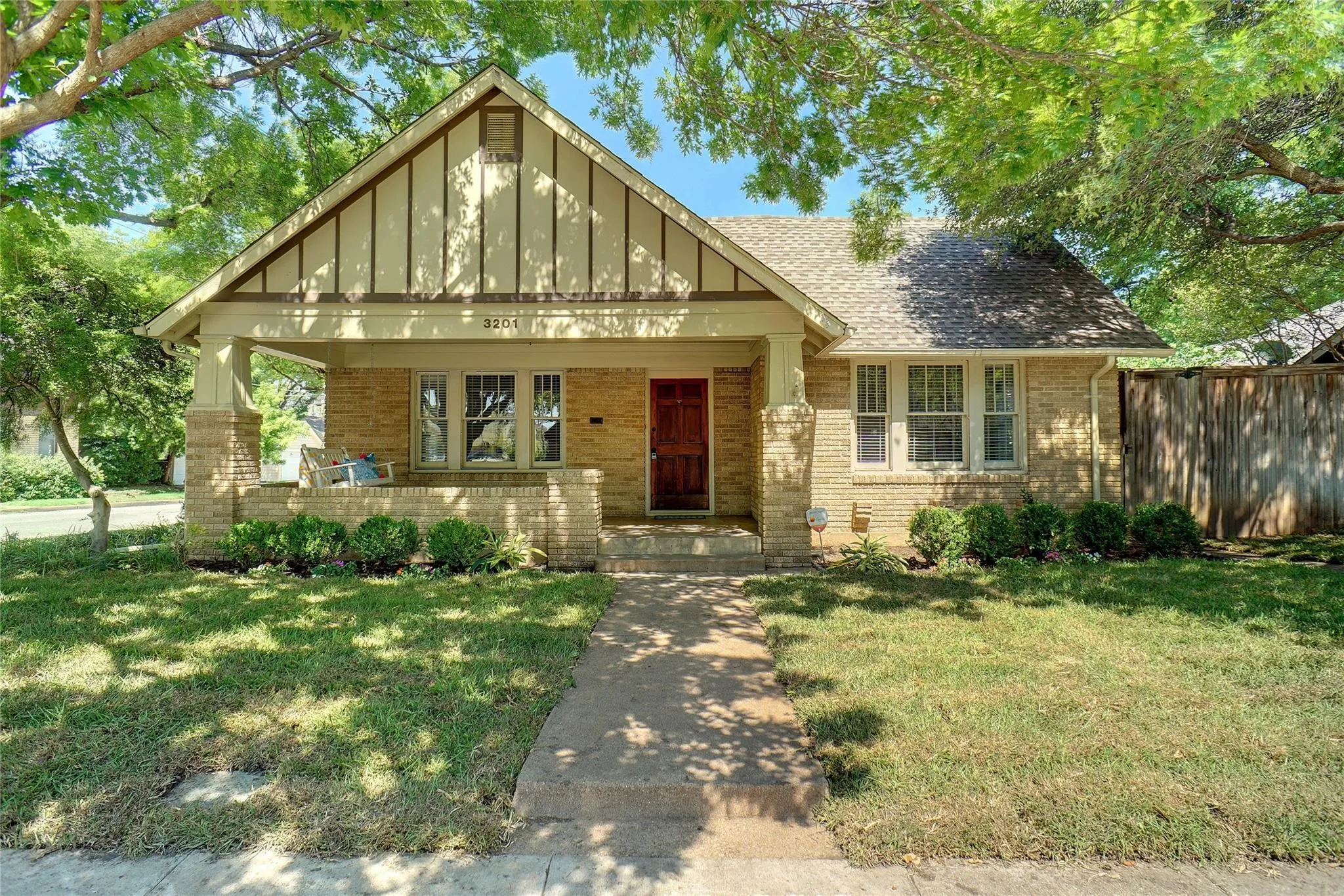 Single Family Residence For Rent in Tarrant County , 3201 Cockrell Avenue, Fort Worth, Texas 76109, 3 Bedroom, 2 Bathroom, 2 Garage spaces, 1,789 Sqft, built in 1928, Price $3,000, mls#21362113, Real Estate Agent in Fort Worth, Homes For Rent in Tarrant county, Homes For Rent in Fort Worth, Realtor in Fort Worth Texas, Real Estate Brokerage Independent Realty Texas, Luminita Cordes Realtor
