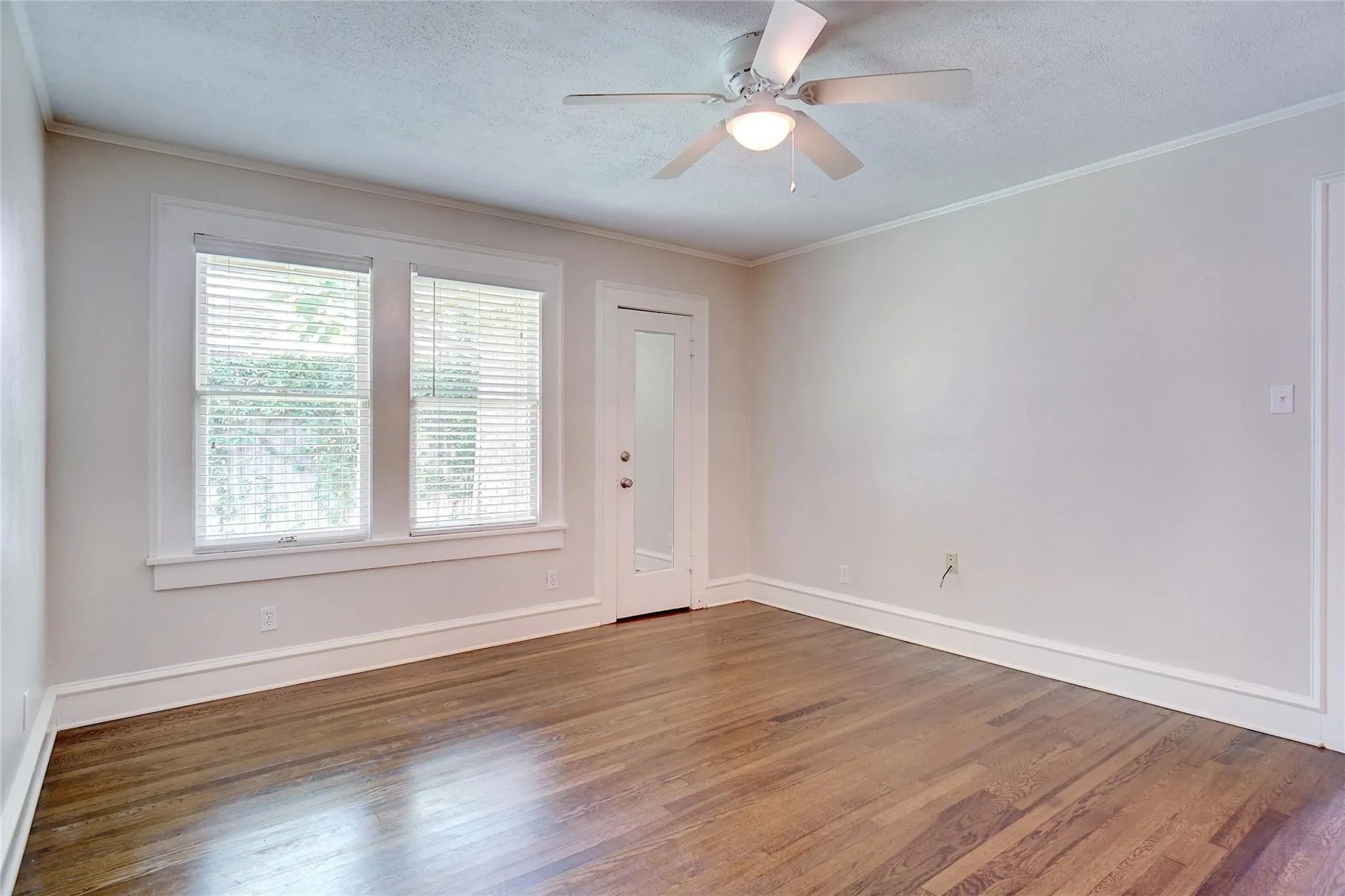 Single Family Residence For Rent in Tarrant County , 3201 Cockrell Avenue, Fort Worth, Texas 76109, 3 Bedroom, 2 Bathroom, 2 Garage spaces, 1,789 Sqft, built in 1928, Price $3,000, mls#21362113, Real Estate Agent in Fort Worth, Homes For Rent in Tarrant county, Homes For Rent in Fort Worth, Realtor in Fort Worth Texas, Real Estate Brokerage Independent Realty Texas, Luminita Cordes Realtor