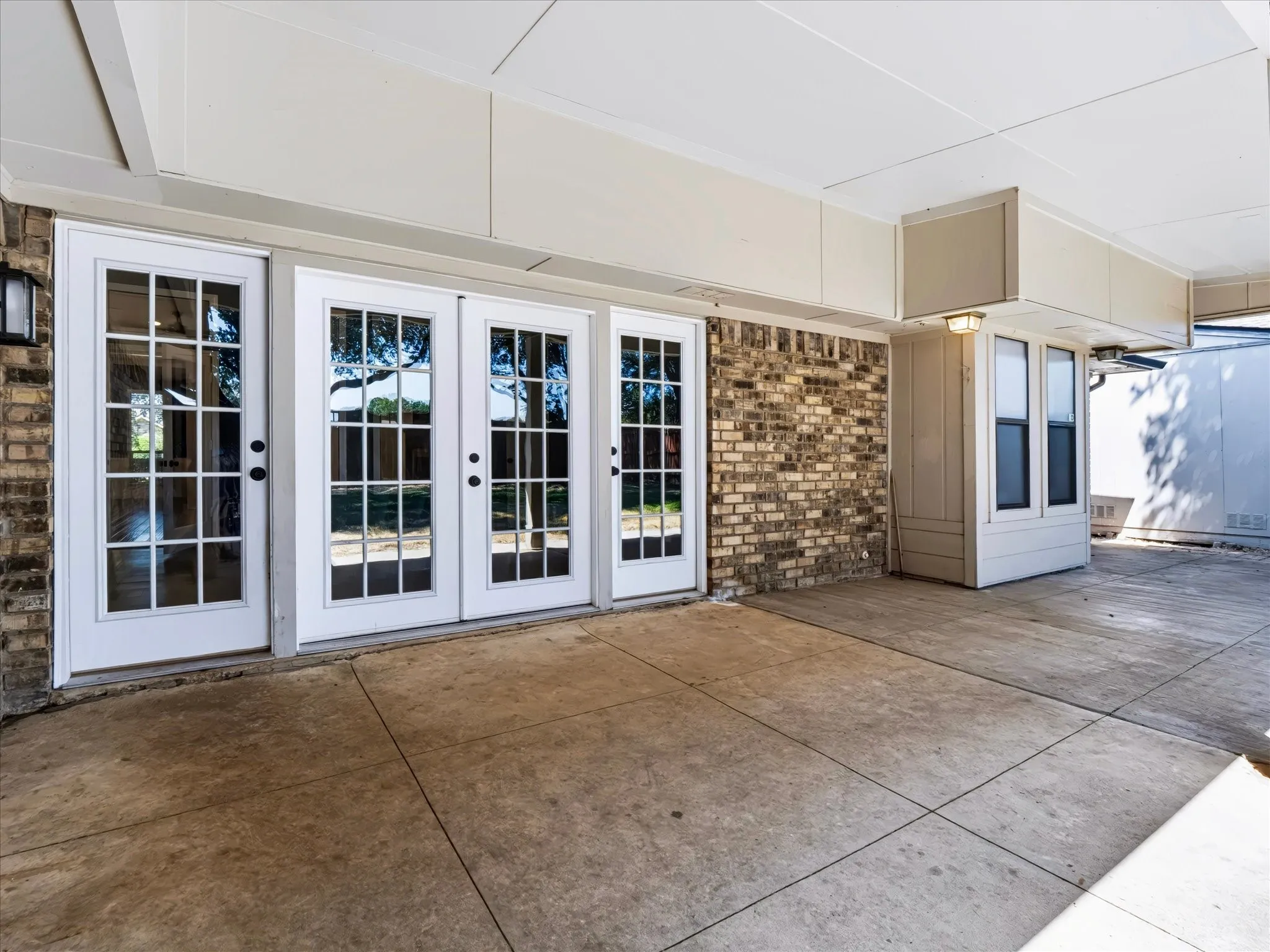Single Family Residence For Sale in Dallas County , 10216 Shadow Way, Dallas, Texas 75243, 4 Bedroom, 3 Bathroom, 2 Garage spaces, 2,579 Sqft, built in 1983, mls#21360218, Real Estate Agent in Dallas, Homes For Sale in Dallas county, Homes For Sale in Dallas, Realtor in Dallas Texas, Real Estate Brokerage Independent Realty Texas, Luminita Cordes Realtor
