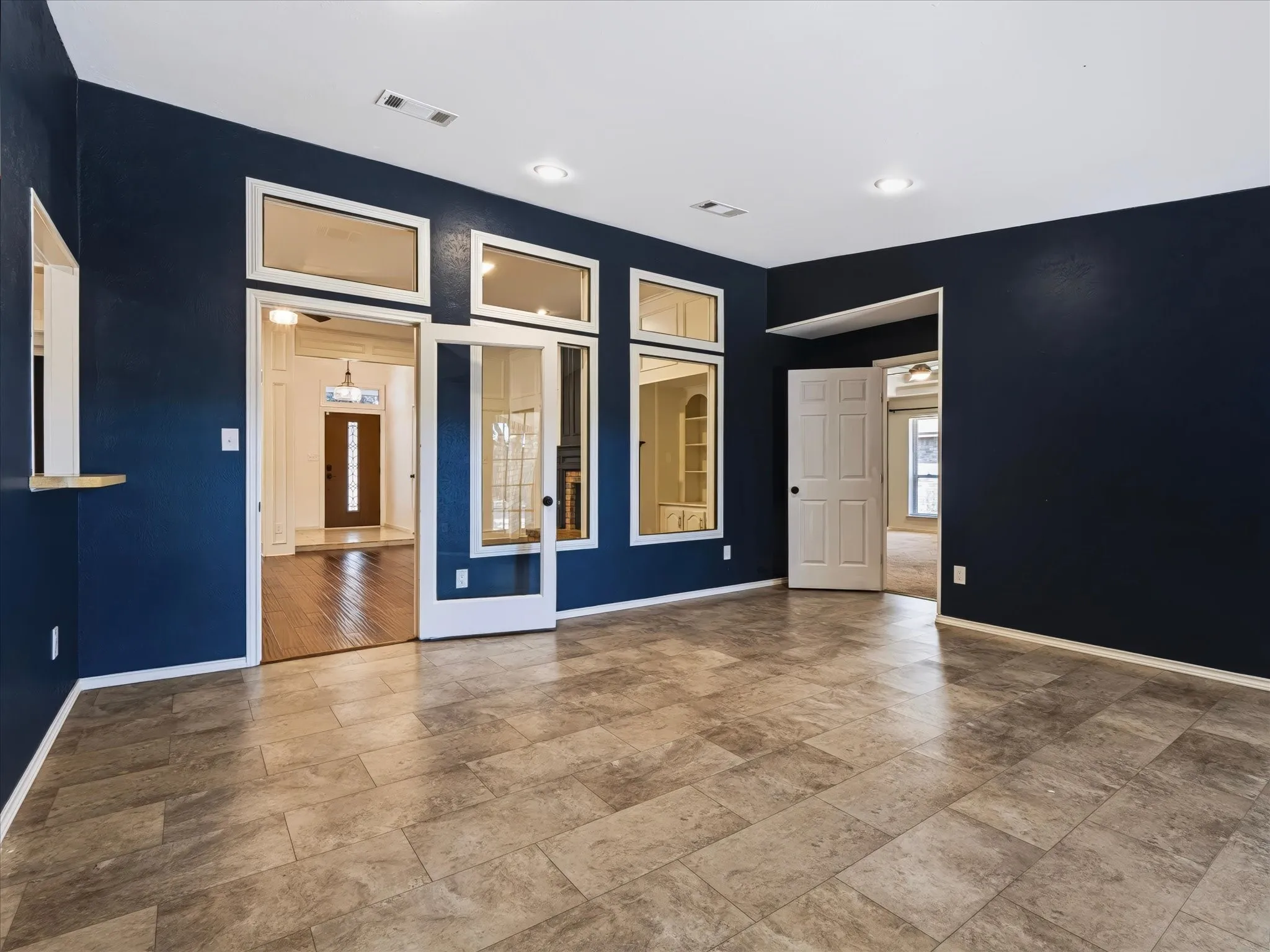 Single Family Residence For Sale in Dallas County , 10216 Shadow Way, Dallas, Texas 75243, 4 Bedroom, 3 Bathroom, 2 Garage spaces, 2,579 Sqft, built in 1983, mls#21360218, Real Estate Agent in Dallas, Homes For Sale in Dallas county, Homes For Sale in Dallas, Realtor in Dallas Texas, Real Estate Brokerage Independent Realty Texas, Luminita Cordes Realtor