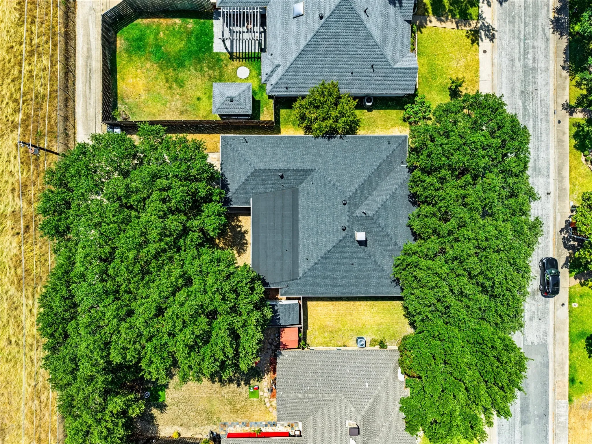 Single Family Residence For Sale in Dallas County , 10216 Shadow Way, Dallas, Texas 75243, 4 Bedroom, 3 Bathroom, 2 Garage spaces, 2,579 Sqft, built in 1983, mls#21360218, Real Estate Agent in Dallas, Homes For Sale in Dallas county, Homes For Sale in Dallas, Realtor in Dallas Texas, Real Estate Brokerage Independent Realty Texas, Luminita Cordes Realtor