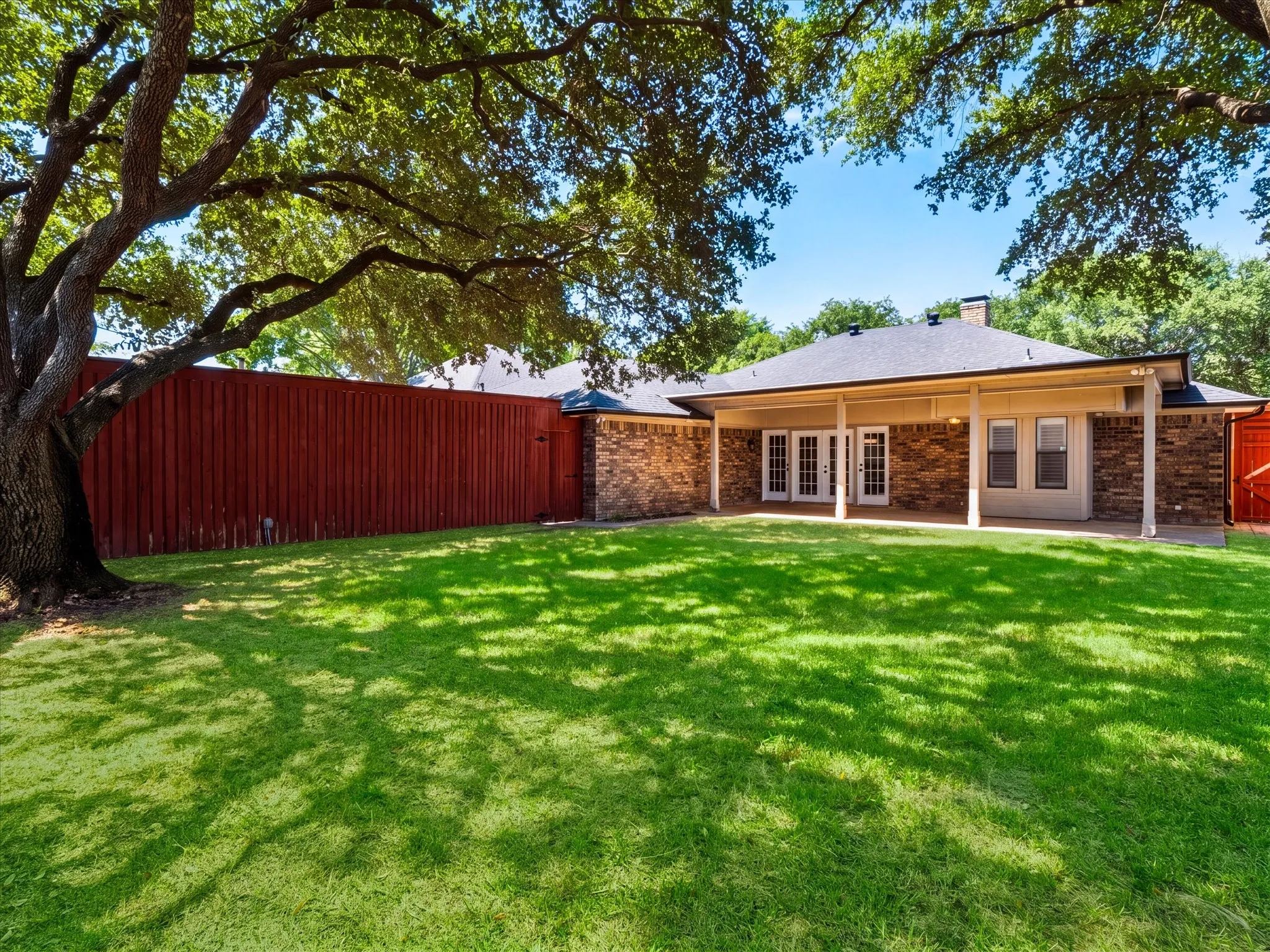 Single Family Residence For Sale in Dallas County , 10216 Shadow Way, Dallas, Texas 75243, 4 Bedroom, 3 Bathroom, 2 Garage spaces, 2,579 Sqft, built in 1983, mls#21360218, Real Estate Agent in Dallas, Homes For Sale in Dallas county, Homes For Sale in Dallas, Realtor in Dallas Texas, Real Estate Brokerage Independent Realty Texas, Luminita Cordes Realtor
