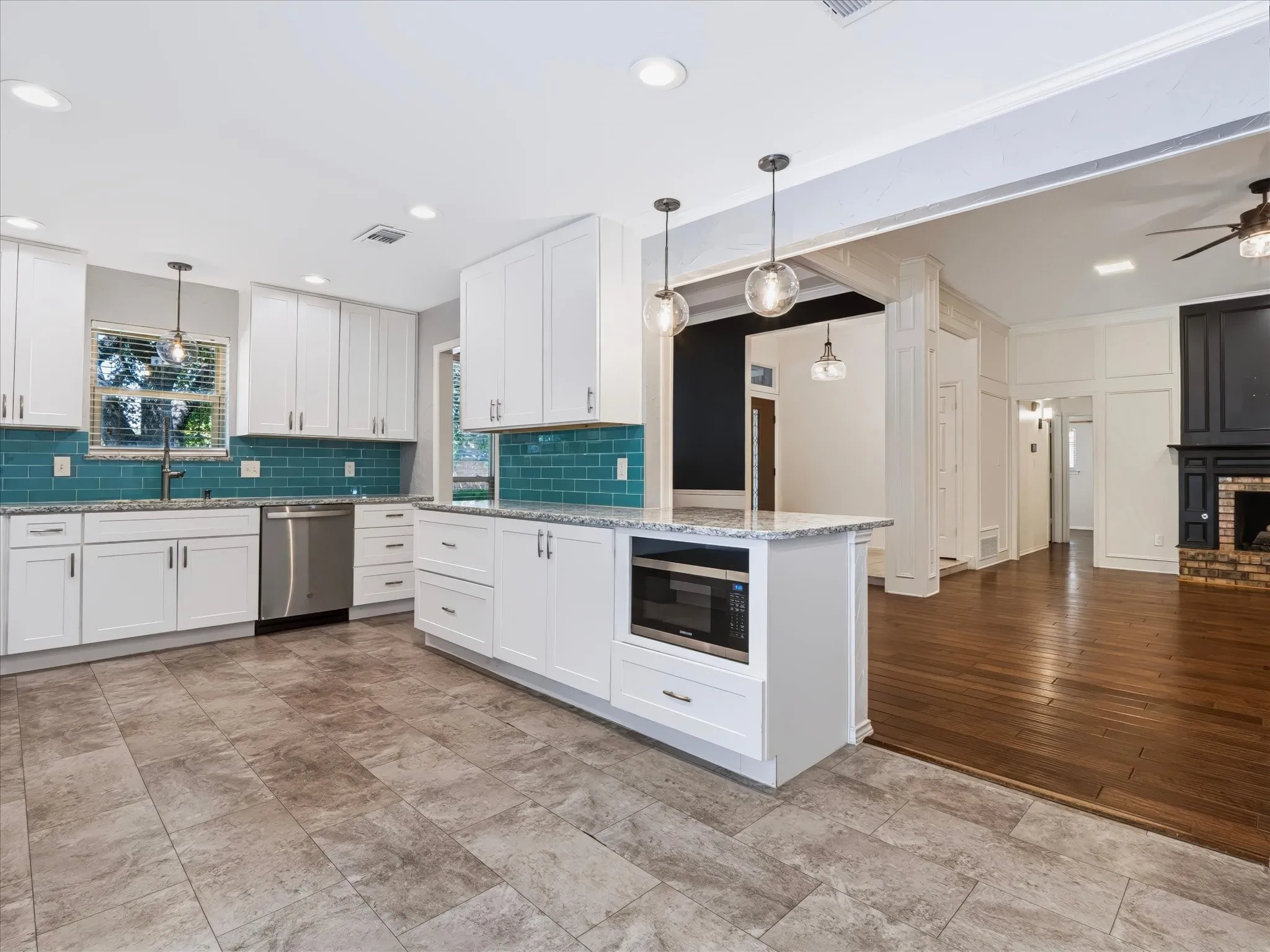 Single Family Residence For Sale in Dallas County , 10216 Shadow Way, Dallas, Texas 75243, 4 Bedroom, 3 Bathroom, 2 Garage spaces, 2,579 Sqft, built in 1983, mls#21360218, Real Estate Agent in Dallas, Homes For Sale in Dallas county, Homes For Sale in Dallas, Realtor in Dallas Texas, Real Estate Brokerage Independent Realty Texas, Luminita Cordes Realtor
