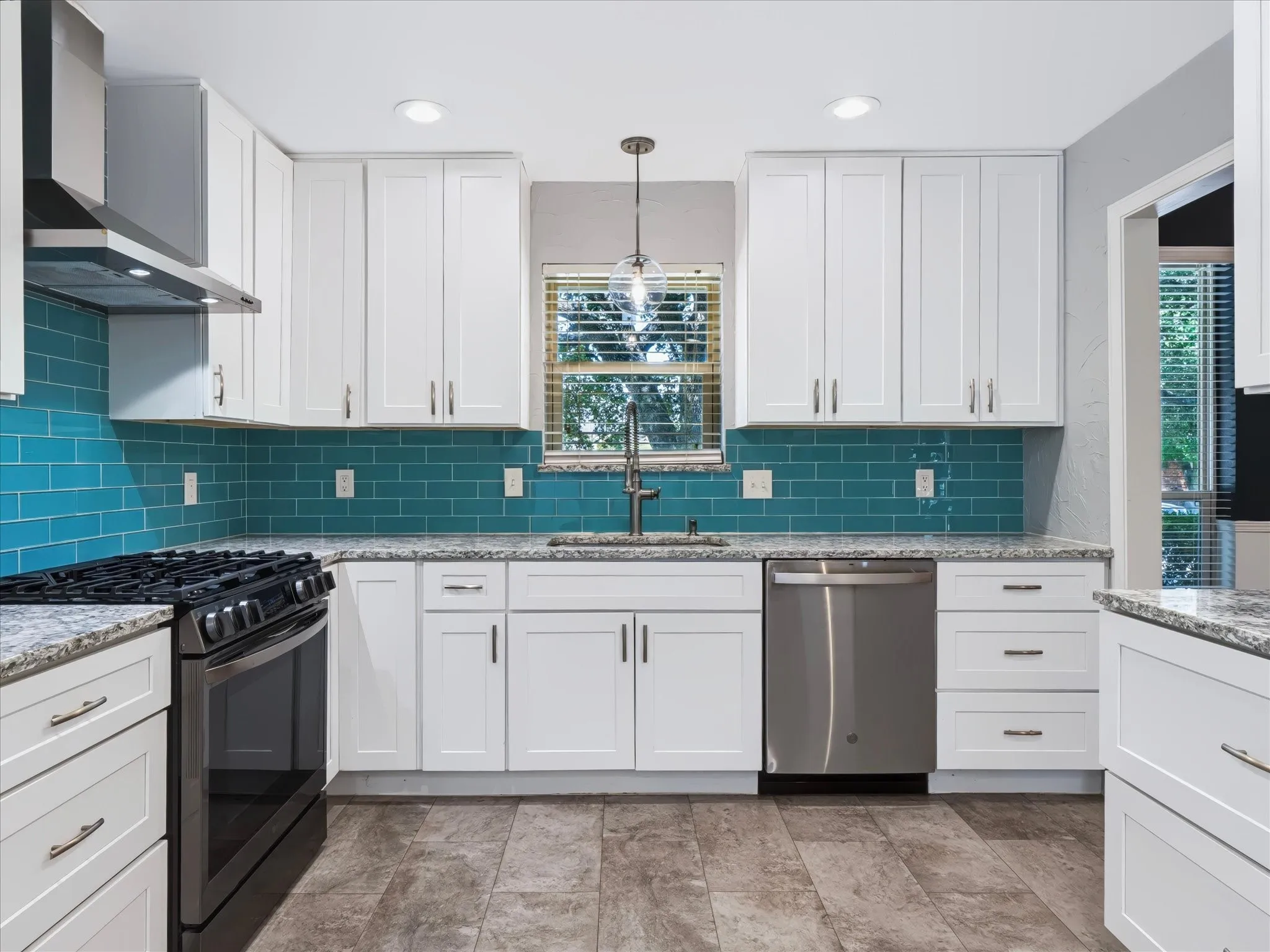 Single Family Residence For Sale in Dallas County , 10216 Shadow Way, Dallas, Texas 75243, 4 Bedroom, 3 Bathroom, 2 Garage spaces, 2,579 Sqft, built in 1983, mls#21360218, Real Estate Agent in Dallas, Homes For Sale in Dallas county, Homes For Sale in Dallas, Realtor in Dallas Texas, Real Estate Brokerage Independent Realty Texas, Luminita Cordes Realtor