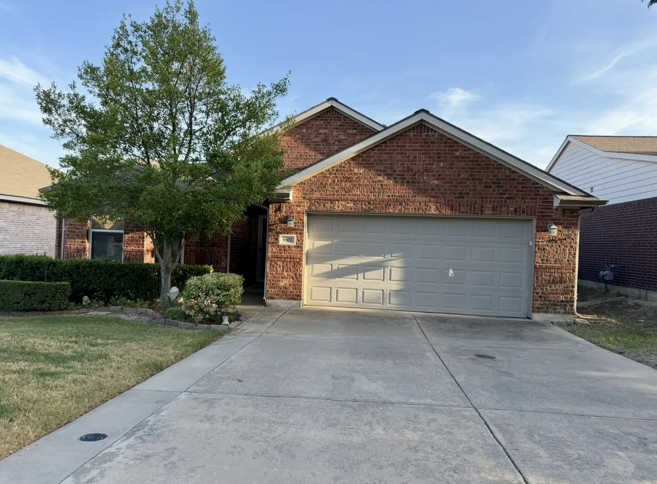 Single Family Residence For Sale in Tarrant County , 6633 Sierra Madre Drive, Fort Worth, Texas 76179, 3 Bedroom, 2 Bathroom, 2 Garage spaces, 1,673 Sqft, built in 2005, mls#21363190, Real Estate Agent in Fort Worth, Homes For Sale in Tarrant county, Homes For Sale in Fort Worth, Realtor in Fort Worth Texas, Real Estate Brokerage Independent Realty Texas, Luminita Cordes Realtor