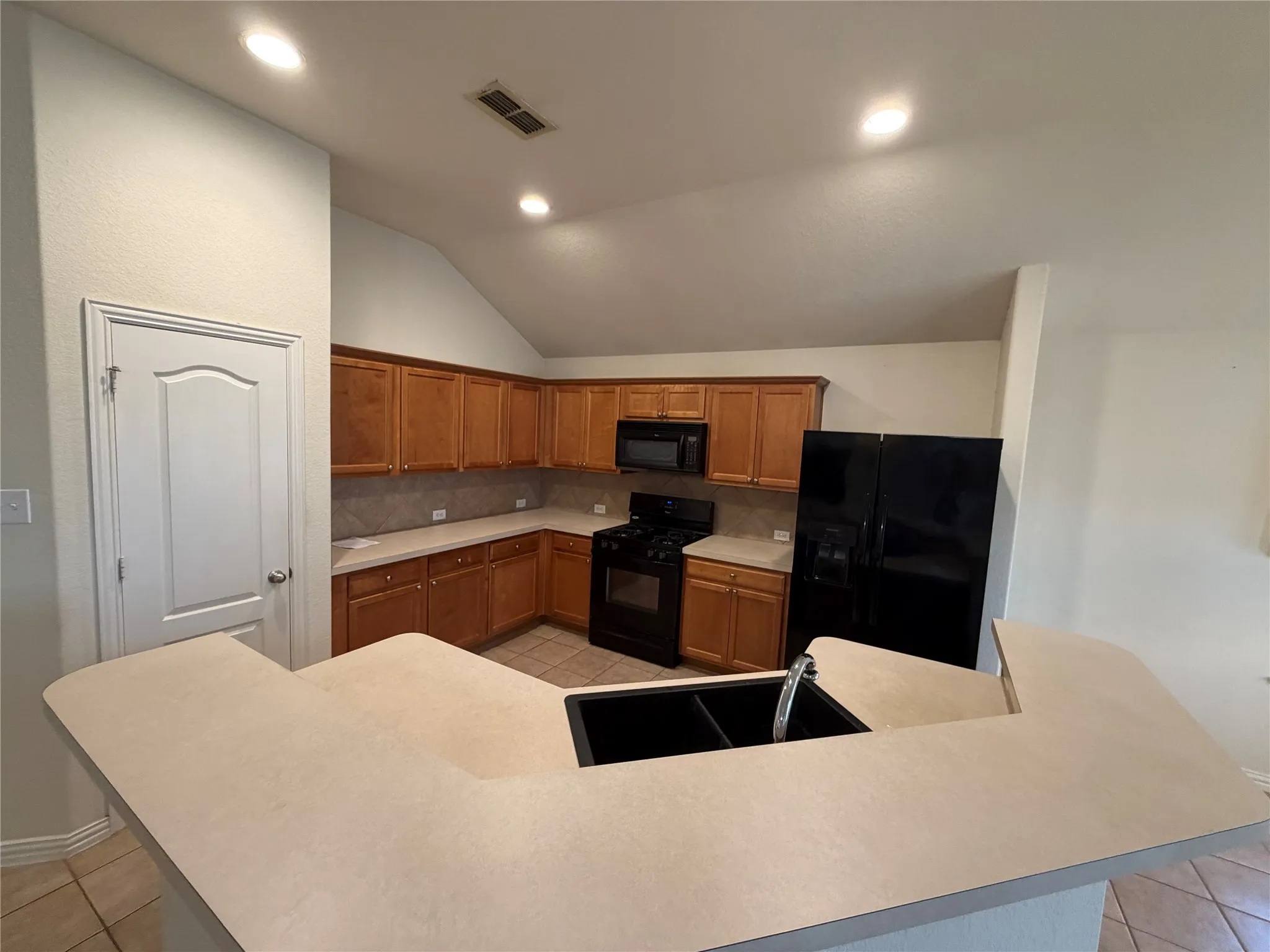 Single Family Residence For Sale in Tarrant County , 6633 Sierra Madre Drive, Fort Worth, Texas 76179, 3 Bedroom, 2 Bathroom, 2 Garage spaces, 1,673 Sqft, built in 2005, mls#21363190, Real Estate Agent in Fort Worth, Homes For Sale in Tarrant county, Homes For Sale in Fort Worth, Realtor in Fort Worth Texas, Real Estate Brokerage Independent Realty Texas, Luminita Cordes Realtor