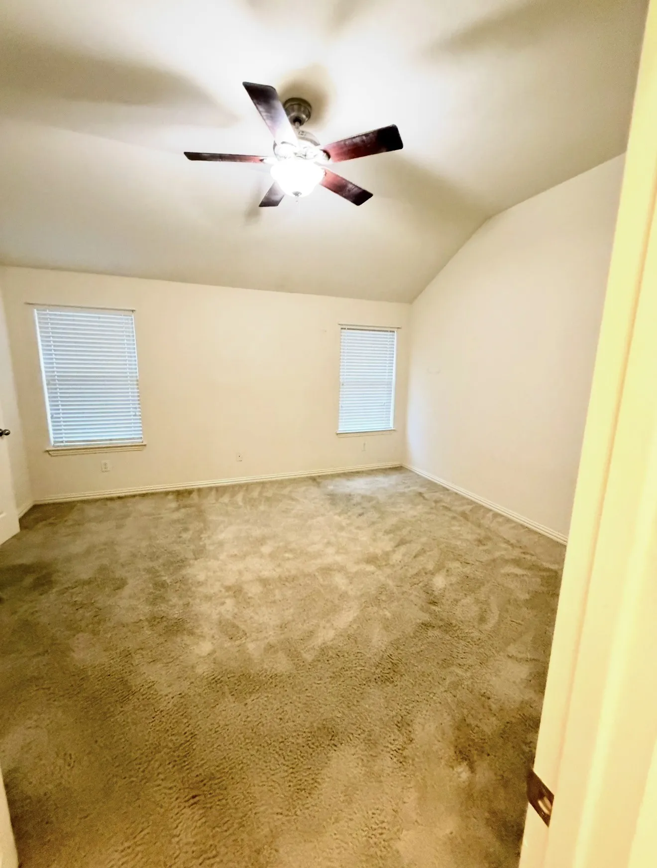 Single Family Residence For Sale in Tarrant County , 6633 Sierra Madre Drive, Fort Worth, Texas 76179, 3 Bedroom, 2 Bathroom, 2 Garage spaces, 1,673 Sqft, built in 2005, mls#21363190, Real Estate Agent in Fort Worth, Homes For Sale in Tarrant county, Homes For Sale in Fort Worth, Realtor in Fort Worth Texas, Real Estate Brokerage Independent Realty Texas, Luminita Cordes Realtor