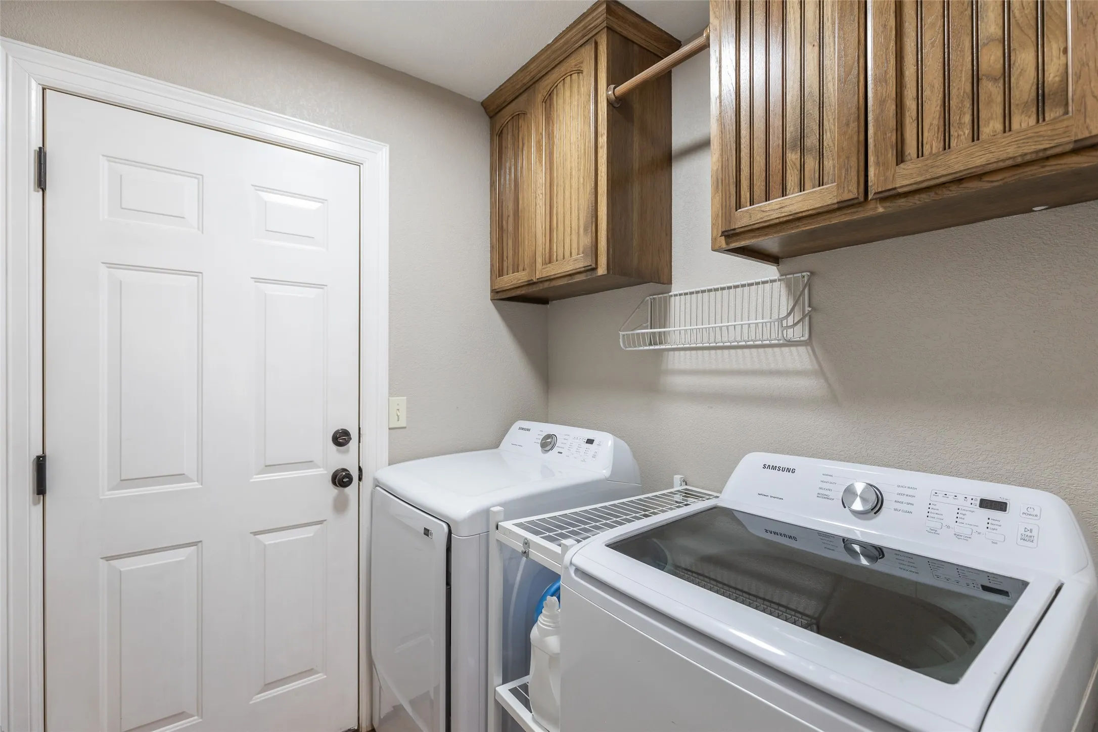 Single Family Residence For Sale in Taylor County , 174 Sanford Lane, Abilene, Texas 79602, 3 Bedroom, 2 Bathroom, 2 Garage spaces, 1,993 Sqft, built in 2008, mls#21362891, Real Estate Agent in Abilene, Homes For Sale in Taylor county, Homes For Sale in Abilene, Realtor in Abilene Texas, Real Estate Brokerage Independent Realty Texas, Luminita Cordes Realtor