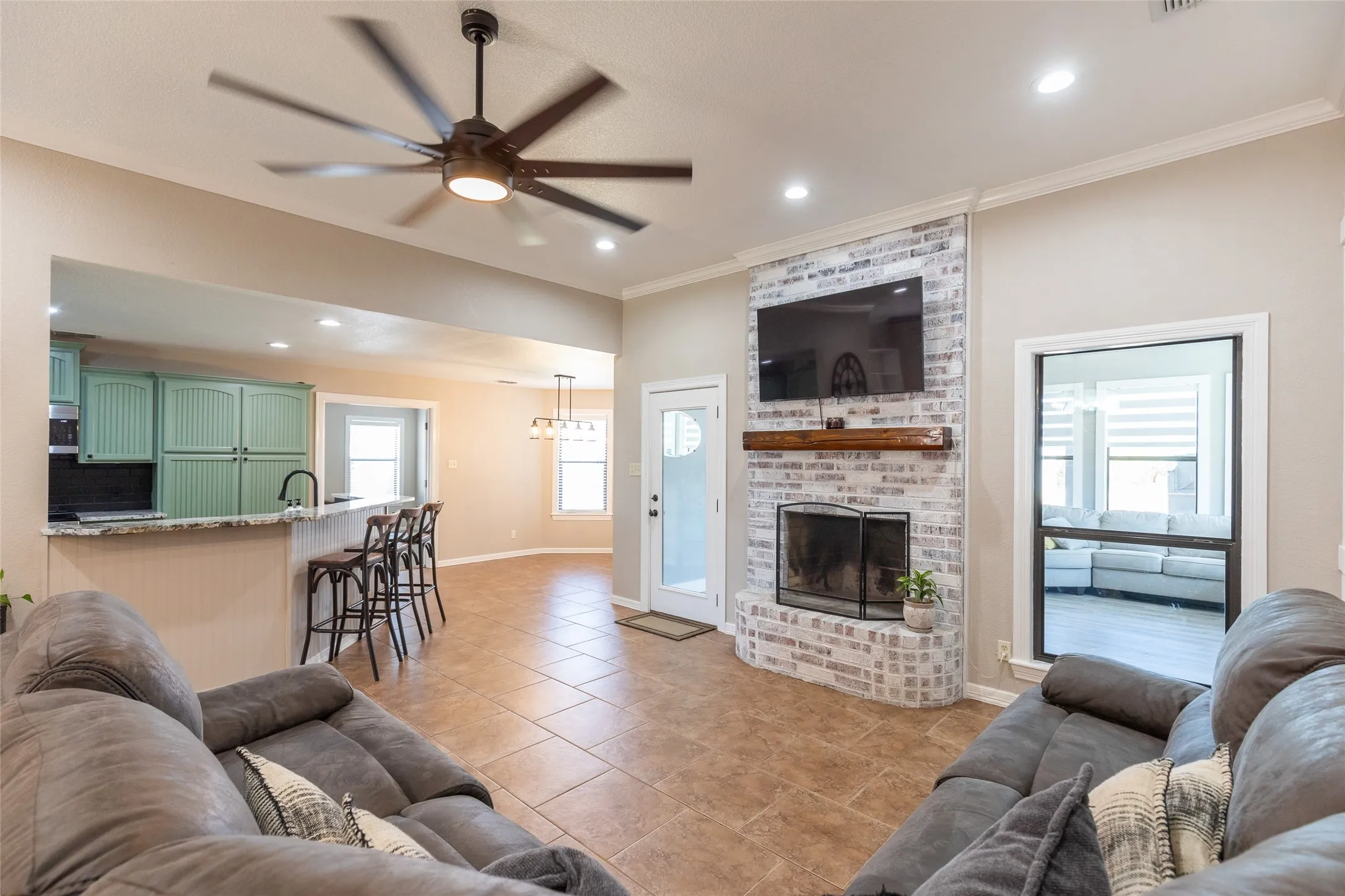 Single Family Residence For Sale in Taylor County , 174 Sanford Lane, Abilene, Texas 79602, 3 Bedroom, 2 Bathroom, 2 Garage spaces, 1,993 Sqft, built in 2008, mls#21362891, Real Estate Agent in Abilene, Homes For Sale in Taylor county, Homes For Sale in Abilene, Realtor in Abilene Texas, Real Estate Brokerage Independent Realty Texas, Luminita Cordes Realtor