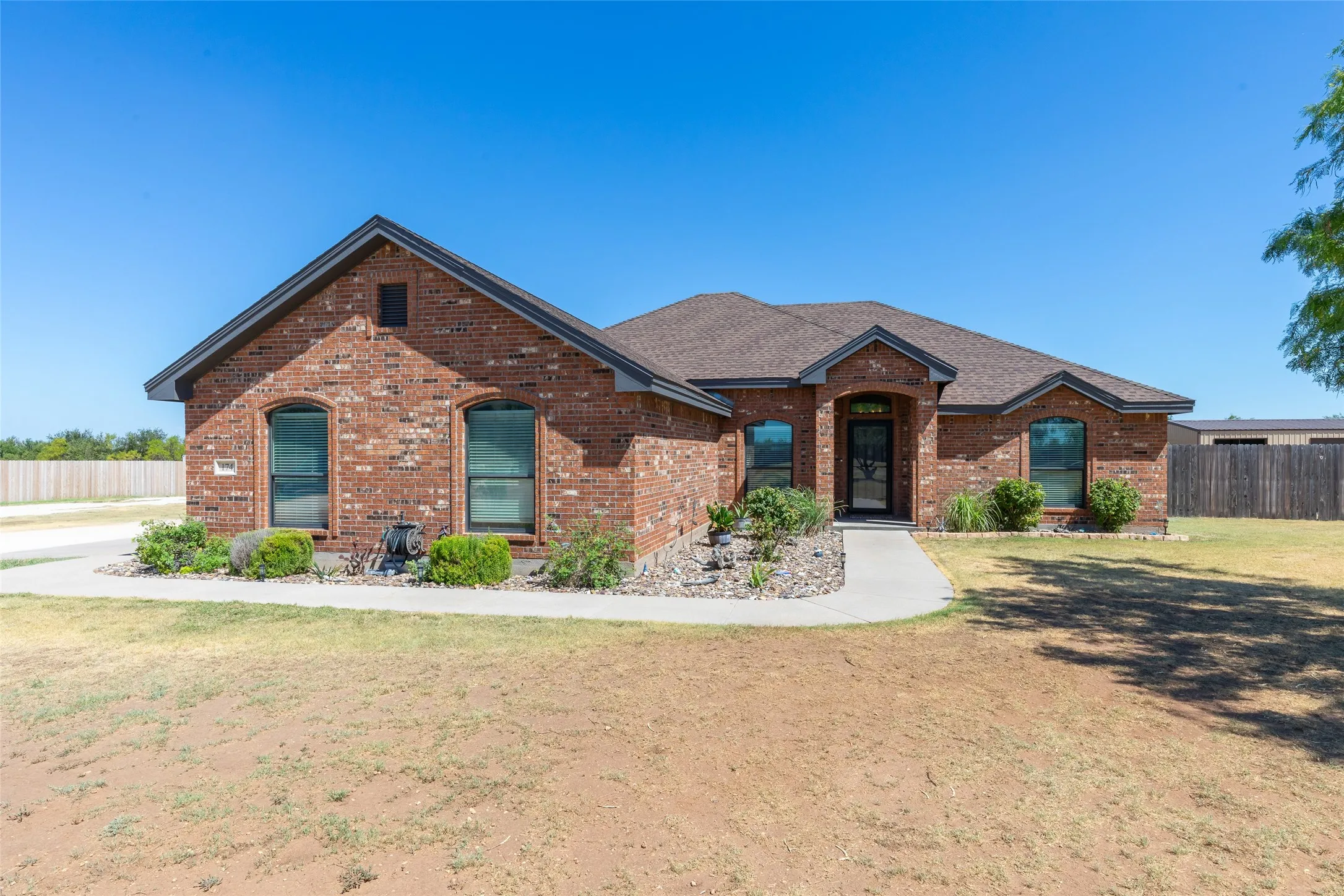 Single Family Residence For Sale in Taylor County , 174 Sanford Lane, Abilene, Texas 79602, 3 Bedroom, 2 Bathroom, 2 Garage spaces, 1,993 Sqft, built in 2008, mls#21362891, Real Estate Agent in Abilene, Homes For Sale in Taylor county, Homes For Sale in Abilene, Realtor in Abilene Texas, Real Estate Brokerage Independent Realty Texas, Luminita Cordes Realtor