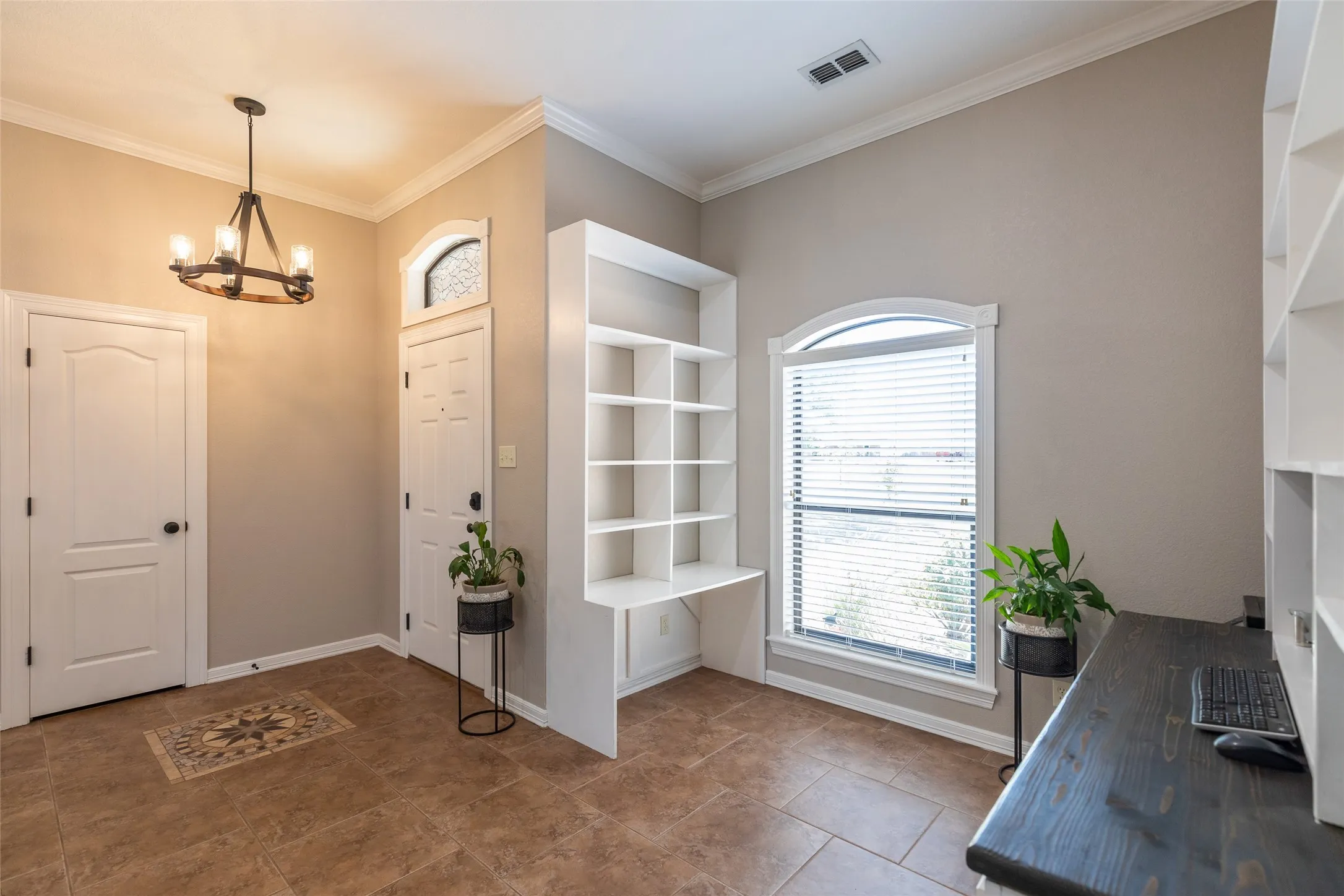 Single Family Residence For Sale in Taylor County , 174 Sanford Lane, Abilene, Texas 79602, 3 Bedroom, 2 Bathroom, 2 Garage spaces, 1,993 Sqft, built in 2008, mls#21362891, Real Estate Agent in Abilene, Homes For Sale in Taylor county, Homes For Sale in Abilene, Realtor in Abilene Texas, Real Estate Brokerage Independent Realty Texas, Luminita Cordes Realtor