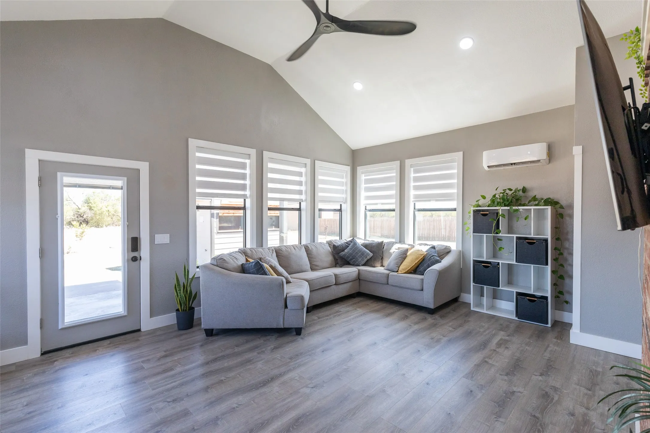Single Family Residence For Sale in Taylor County , 174 Sanford Lane, Abilene, Texas 79602, 3 Bedroom, 2 Bathroom, 2 Garage spaces, 1,993 Sqft, built in 2008, mls#21362891, Real Estate Agent in Abilene, Homes For Sale in Taylor county, Homes For Sale in Abilene, Realtor in Abilene Texas, Real Estate Brokerage Independent Realty Texas, Luminita Cordes Realtor