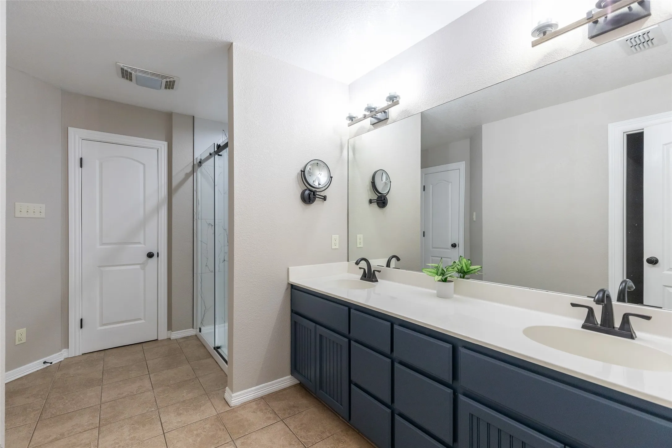 Single Family Residence For Sale in Taylor County , 174 Sanford Lane, Abilene, Texas 79602, 3 Bedroom, 2 Bathroom, 2 Garage spaces, 1,993 Sqft, built in 2008, mls#21362891, Real Estate Agent in Abilene, Homes For Sale in Taylor county, Homes For Sale in Abilene, Realtor in Abilene Texas, Real Estate Brokerage Independent Realty Texas, Luminita Cordes Realtor