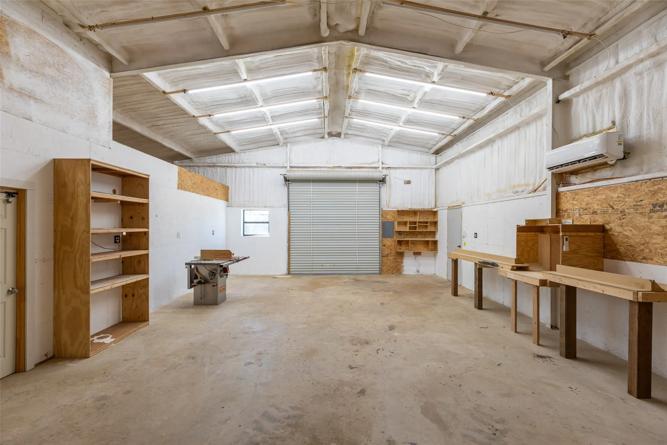 Single Family Residence For Sale in Taylor County , 174 Sanford Lane, Abilene, Texas 79602, 3 Bedroom, 2 Bathroom, 2 Garage spaces, 1,993 Sqft, built in 2008, mls#21362891, Real Estate Agent in Abilene, Homes For Sale in Taylor county, Homes For Sale in Abilene, Realtor in Abilene Texas, Real Estate Brokerage Independent Realty Texas, Luminita Cordes Realtor