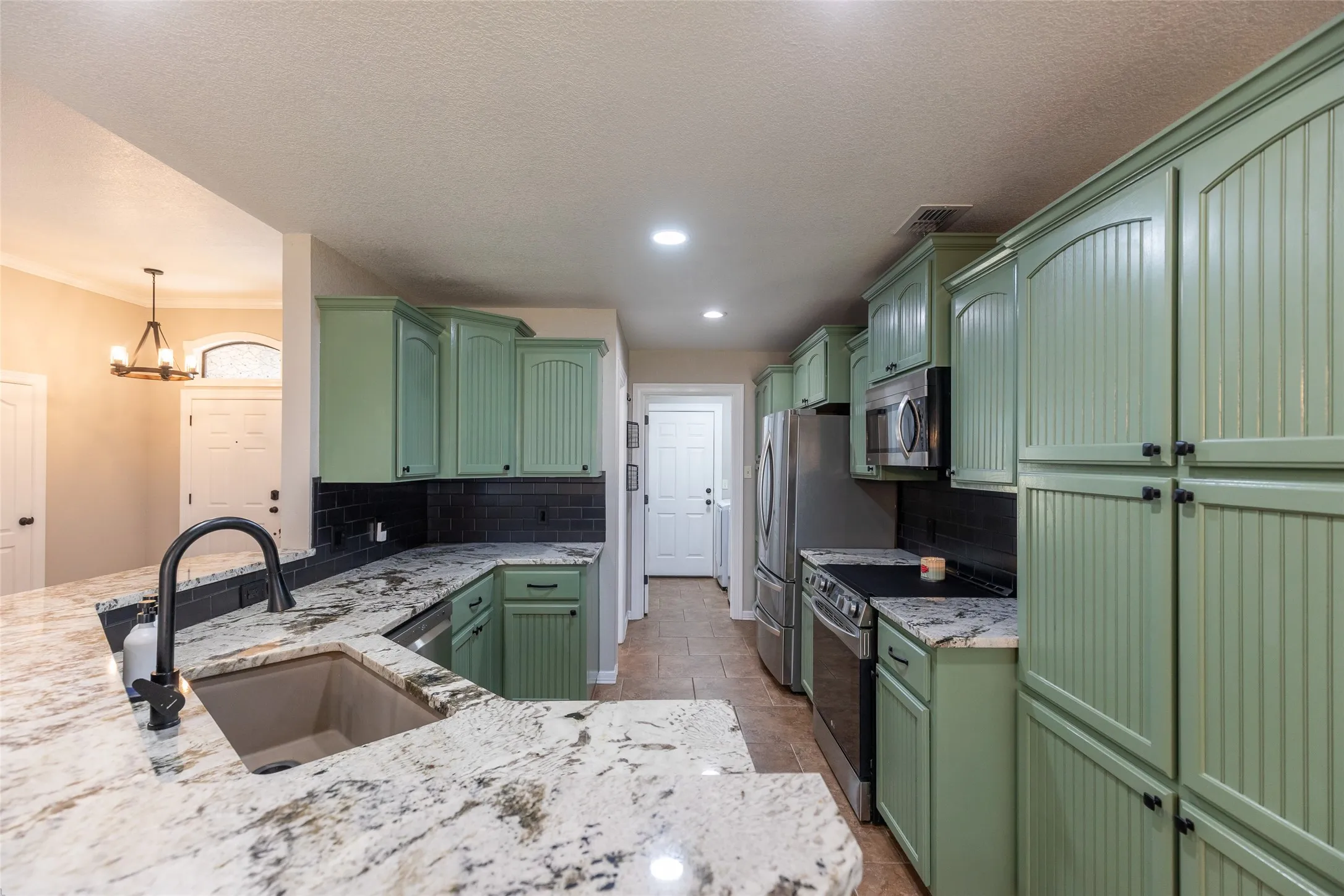 Single Family Residence For Sale in Taylor County , 174 Sanford Lane, Abilene, Texas 79602, 3 Bedroom, 2 Bathroom, 2 Garage spaces, 1,993 Sqft, built in 2008, mls#21362891, Real Estate Agent in Abilene, Homes For Sale in Taylor county, Homes For Sale in Abilene, Realtor in Abilene Texas, Real Estate Brokerage Independent Realty Texas, Luminita Cordes Realtor