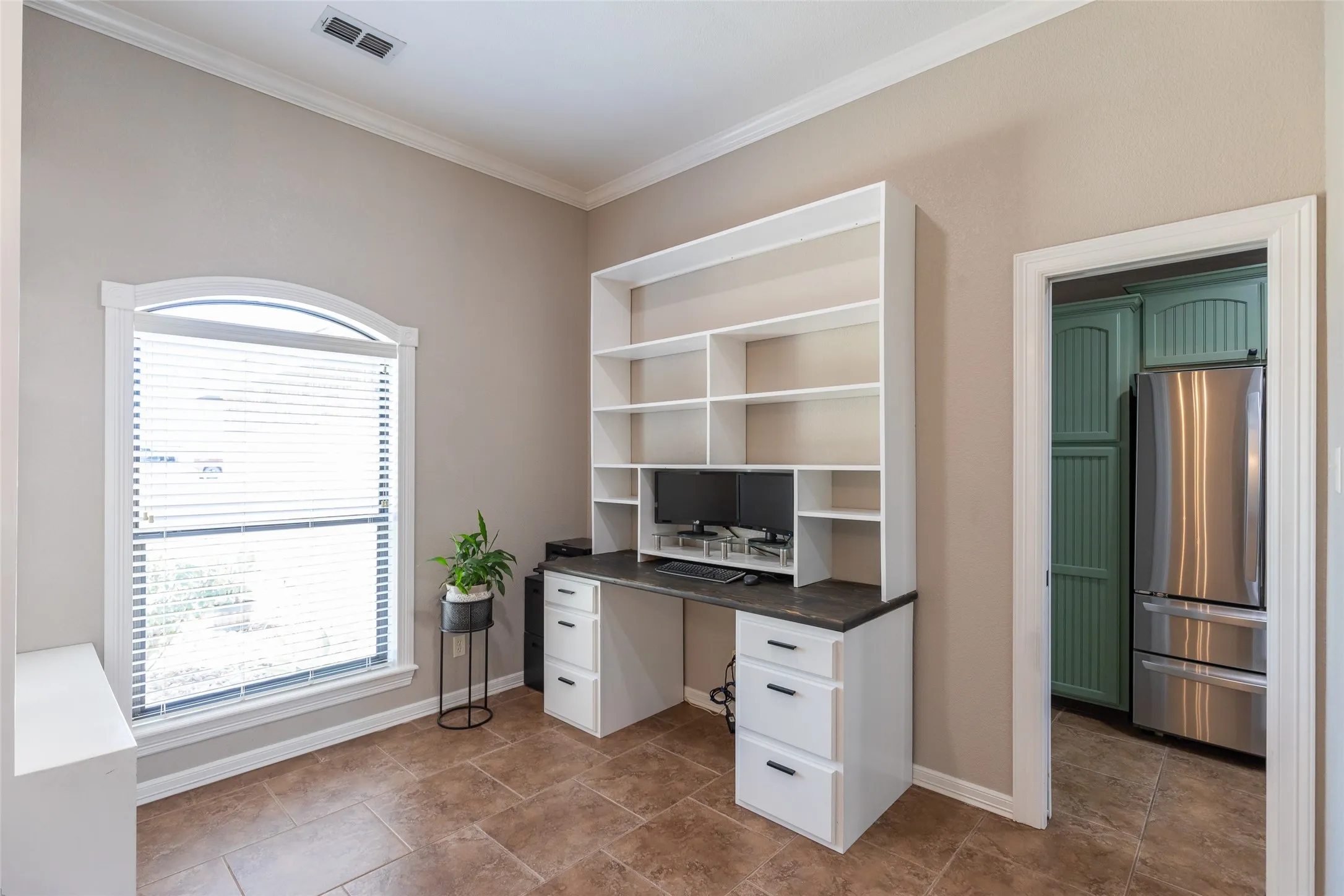 Single Family Residence For Sale in Taylor County , 174 Sanford Lane, Abilene, Texas 79602, 3 Bedroom, 2 Bathroom, 2 Garage spaces, 1,993 Sqft, built in 2008, mls#21362891, Real Estate Agent in Abilene, Homes For Sale in Taylor county, Homes For Sale in Abilene, Realtor in Abilene Texas, Real Estate Brokerage Independent Realty Texas, Luminita Cordes Realtor