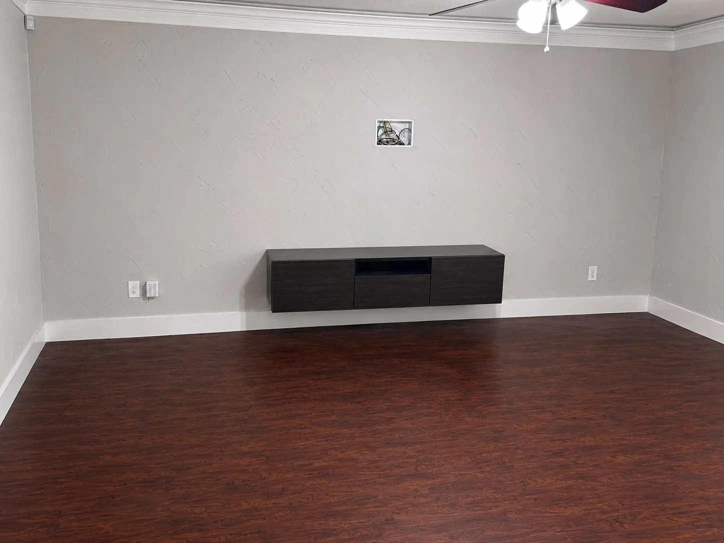 Single Family Residence For Sale in Dallas County , 731 Holliday Lane, Duncanville, Texas 75116, 3 Bedroom, 1 Bathroom, 1 Garage spaces, 1,029 Sqft, built in 1980, mls#21358856, Real Estate Agent in Duncanville, Homes For Sale in Dallas county, Homes For Sale in Duncanville, Realtor in Duncanville Texas, Real Estate Brokerage Independent Realty Texas, Luminita Cordes Realtor
