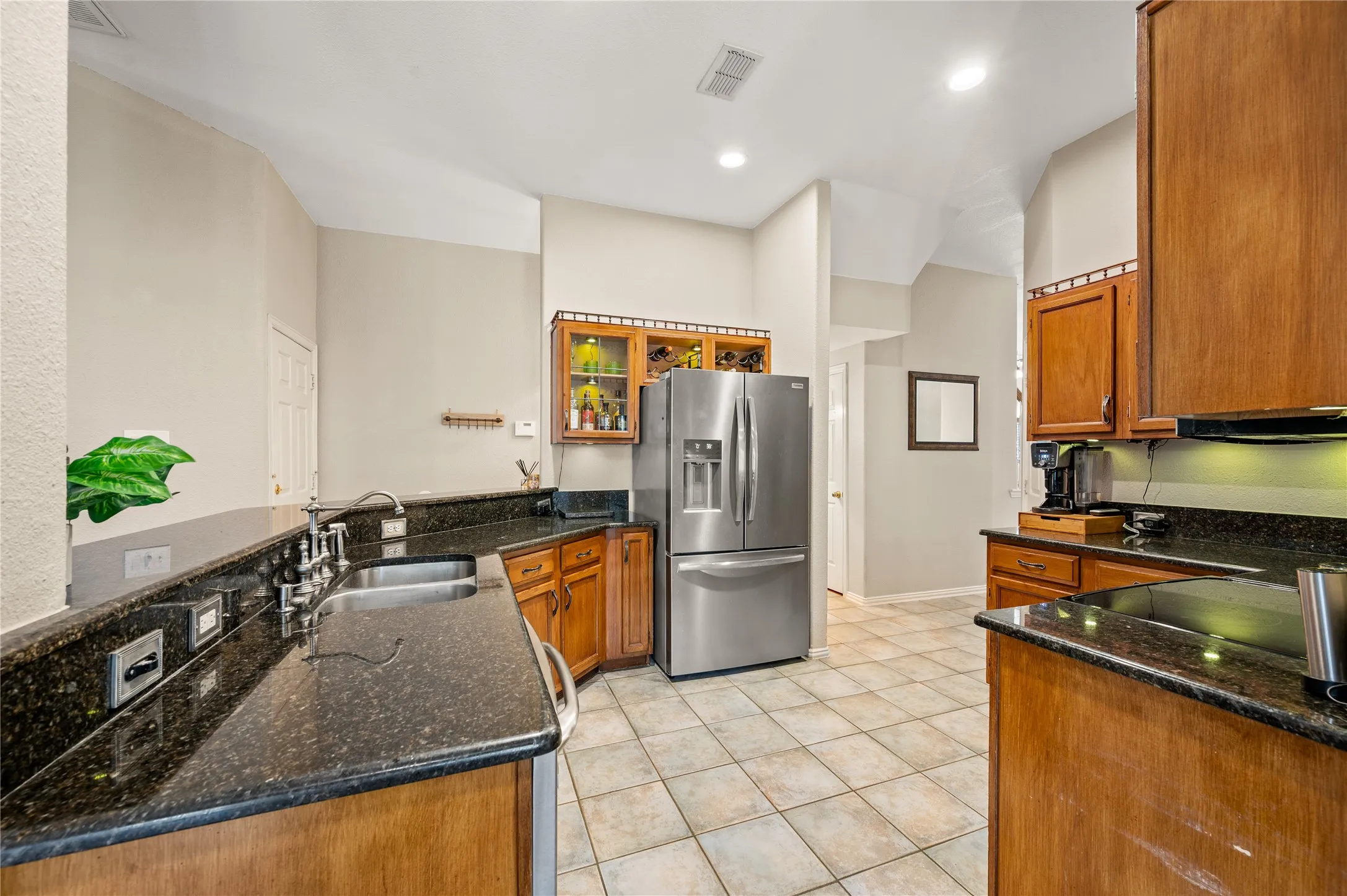 Single Family Residence For Sale in Denton County , 2212 Pinto Lane, Lewisville, Texas 75067, 3 Bedroom, 2 Bathroom, 2 Garage spaces, 2,091 Sqft, built in 1998, mls#21361370, Real Estate Agent in Lewisville, Homes For Sale in Denton county, Homes For Sale in Lewisville, Realtor in Lewisville Texas, Real Estate Brokerage Independent Realty Texas, Luminita Cordes Realtor