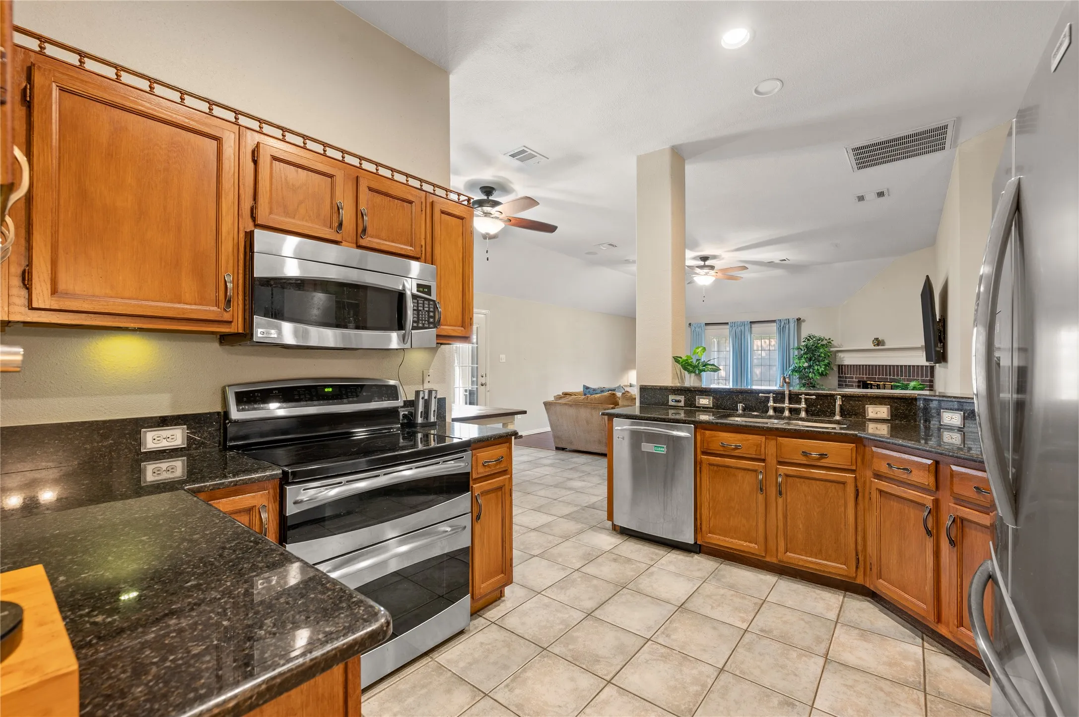 Stainless appliances including a double oven