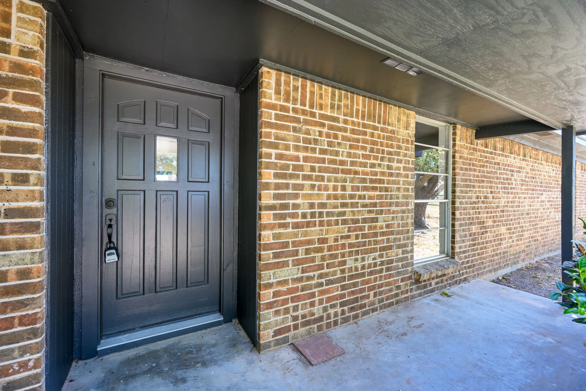 Single Family Residence For Sale in Palo Pinto County , 2201 SE 22nd Avenue, Mineral Wells, Texas 76067, 3 Bedroom, 2 Bathroom, 2 Garage spaces, 1,632 Sqft, built in 1968, mls#21362211, Real Estate Agent in Mineral Wells, Homes For Sale in Palo Pinto county, Homes For Sale in Mineral Wells, Realtor in Mineral Wells Texas, Real Estate Brokerage Independent Realty Texas, Luminita Cordes Realtor