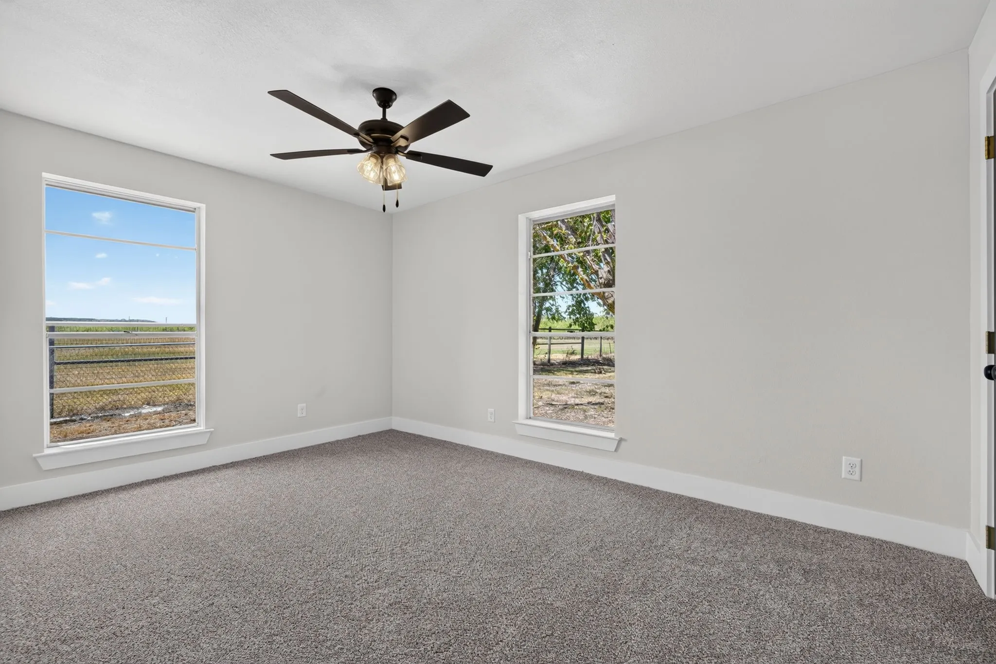 Single Family Residence For Sale in Palo Pinto County , 2201 SE 22nd Avenue, Mineral Wells, Texas 76067, 3 Bedroom, 2 Bathroom, 2 Garage spaces, 1,632 Sqft, built in 1968, mls#21362211, Real Estate Agent in Mineral Wells, Homes For Sale in Palo Pinto county, Homes For Sale in Mineral Wells, Realtor in Mineral Wells Texas, Real Estate Brokerage Independent Realty Texas, Luminita Cordes Realtor